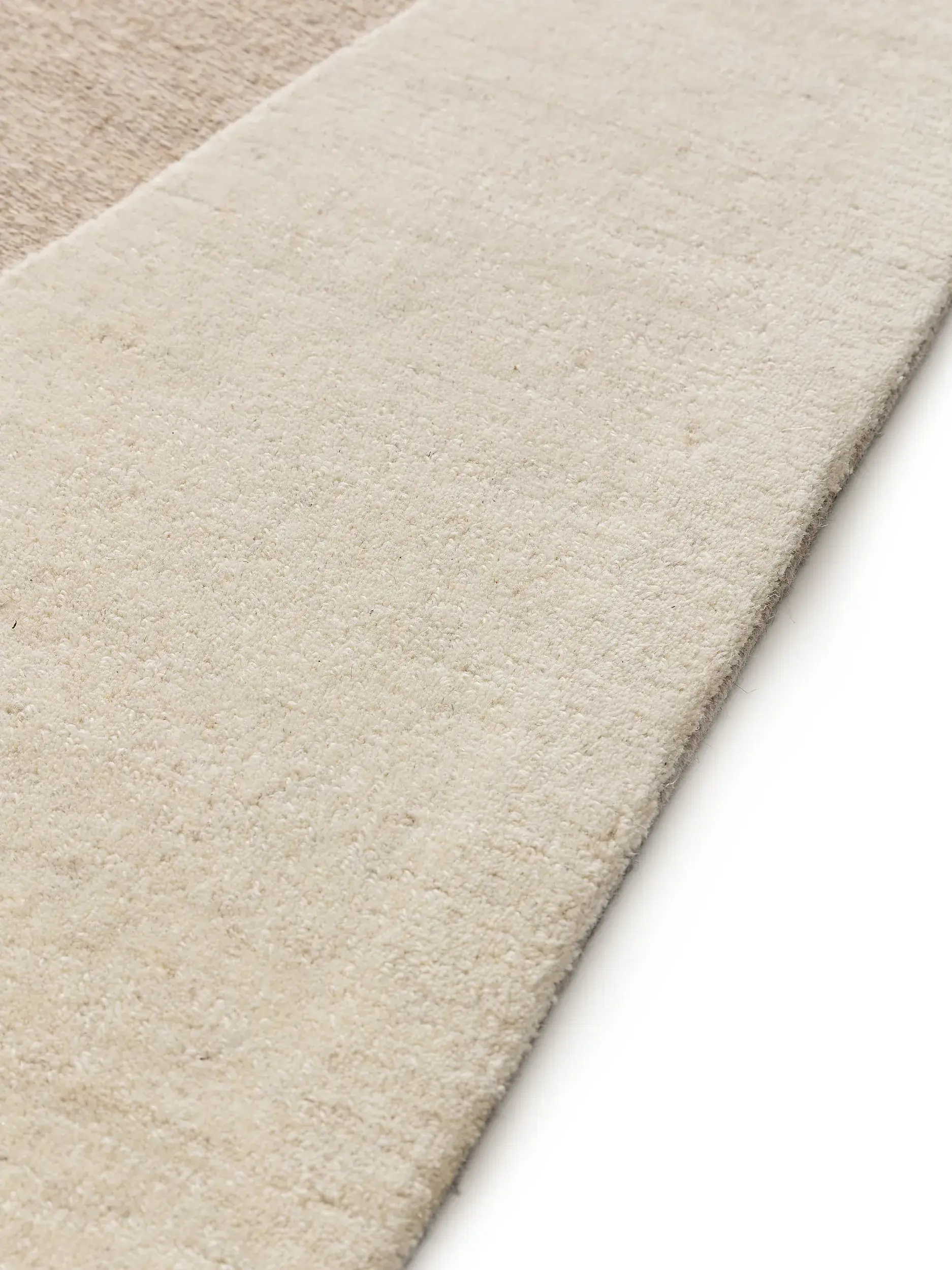 Rug made of 80% Wolle, 20% Baumwolle in Beige with a 80% Wolle, 20% Baumwolle high pile by benuta Pure