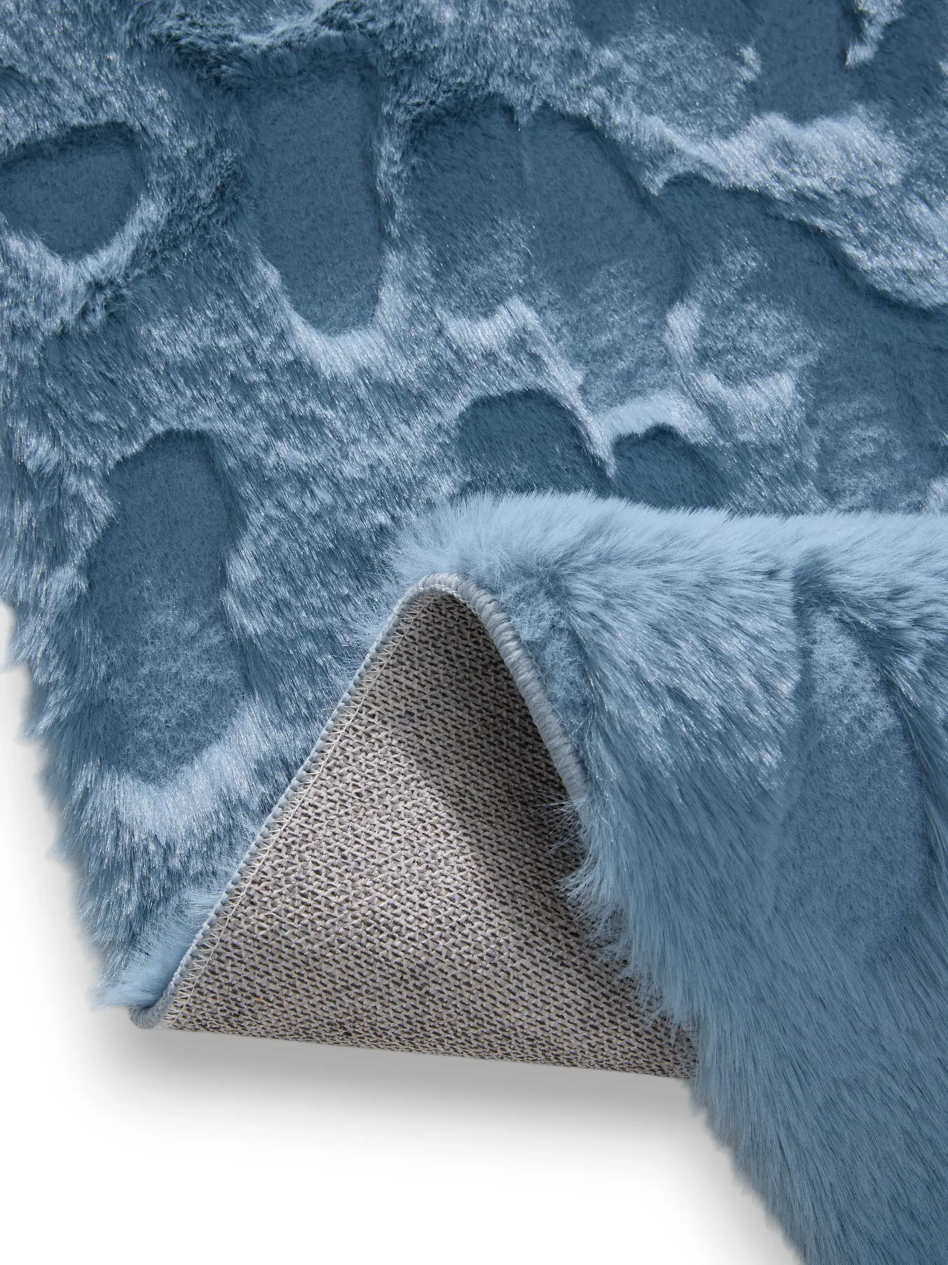 Rug made of 100% Polyester in Blue with a 100% Polyester high pile by benuta Pop