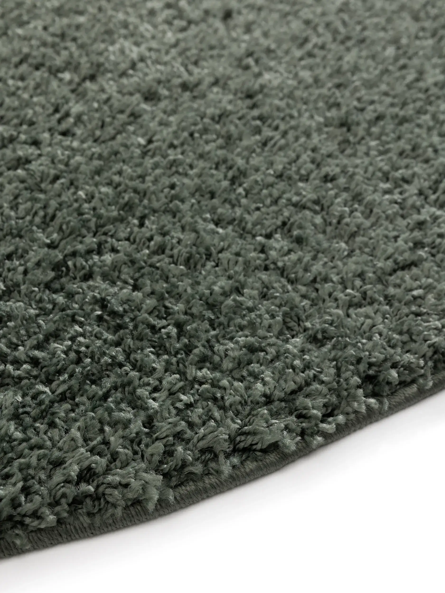 Rug made of 100% Polypropylen in Schwarz with a 100% Polypropylen high pile by benuta Basic