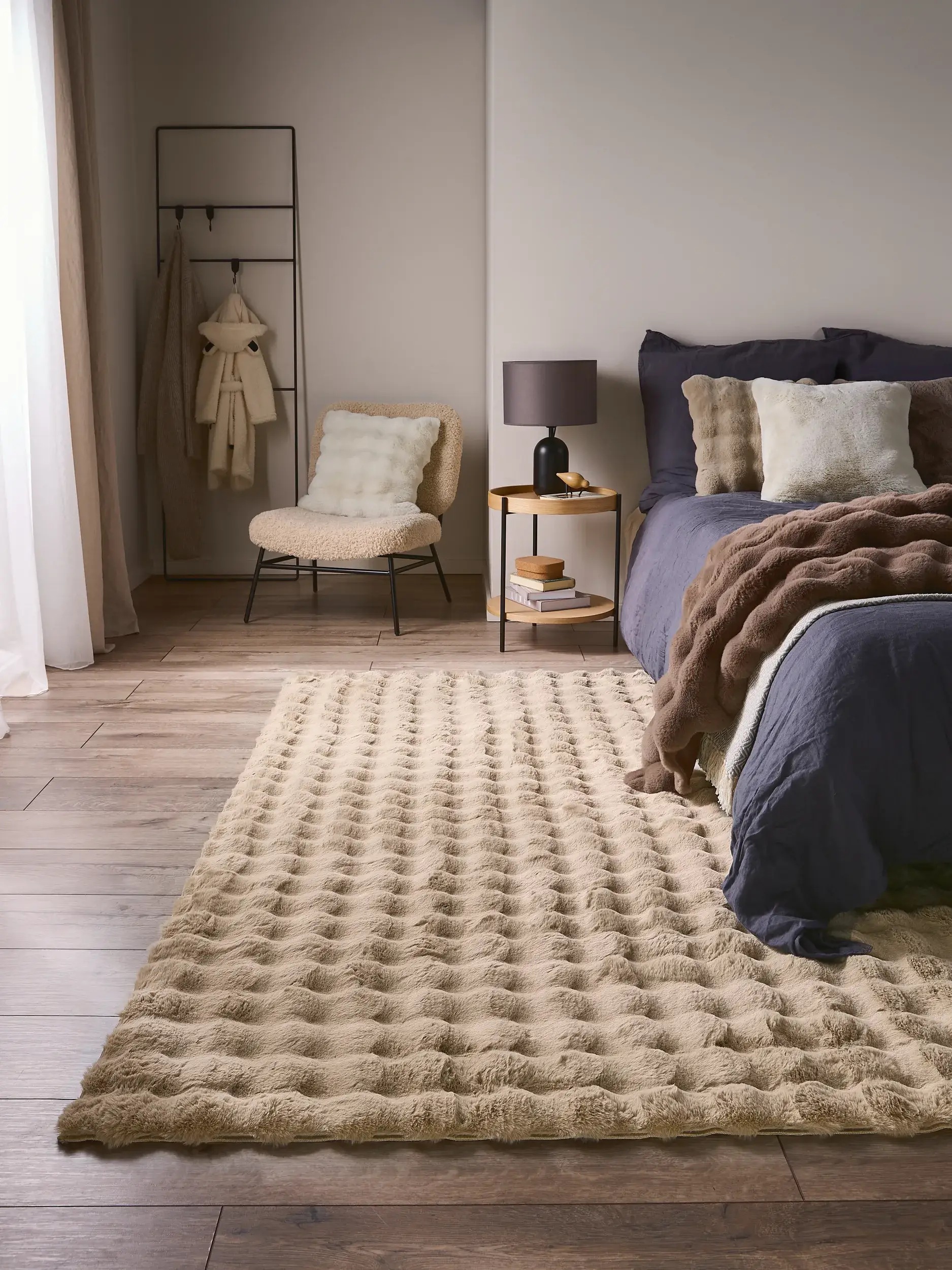 Rug made of 100% Polyester in Beige with a 100% Polyester high pile by benuta Nest