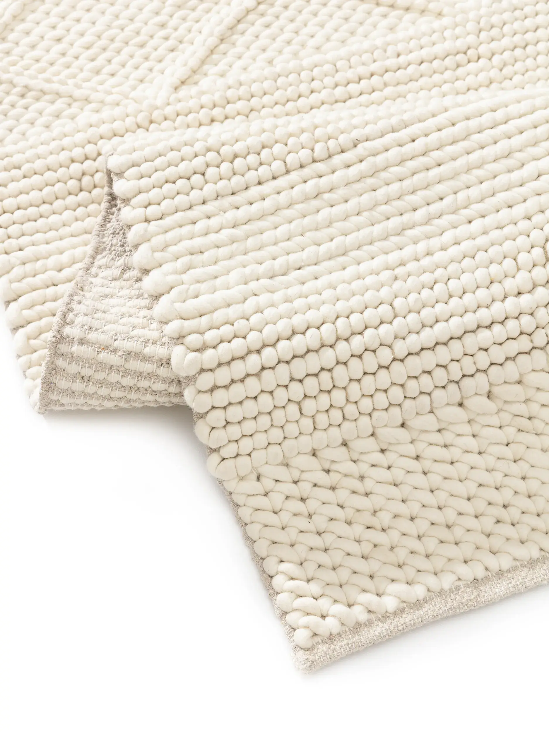 Rug made of 100% Wolle in Beige with a 100% Wolle high pile by benuta Pure