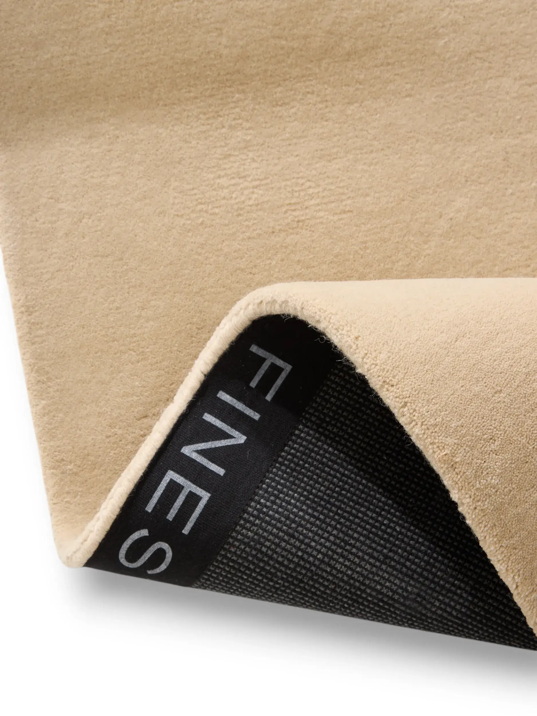Rug made of 80% Wool, 20% Lyocell (Tencel™) in Beige with a 80% Wool, 20% Lyocell (Tencel™) high pile by benuta Finest