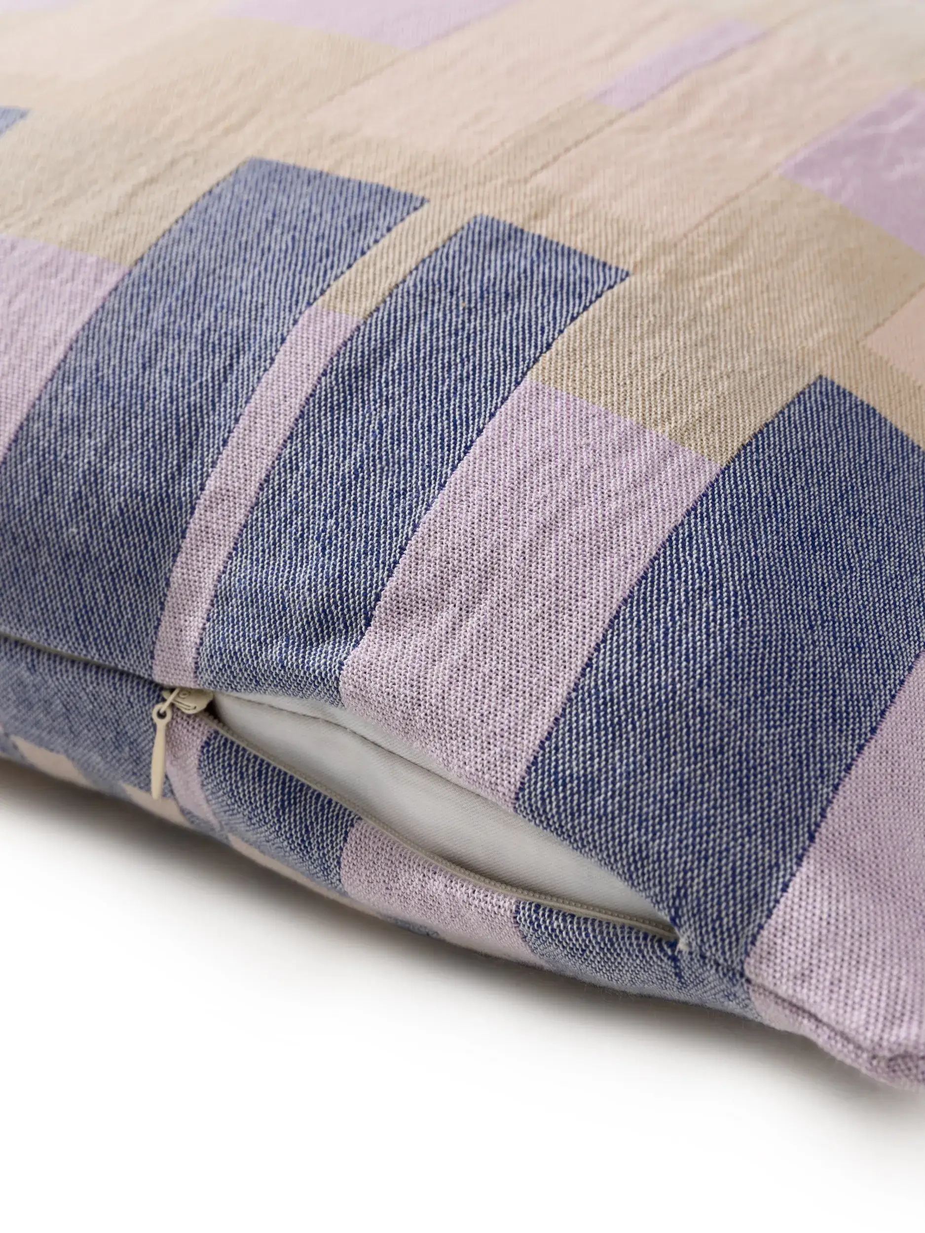 Kissenbezug Nico Multicolor/Lila Geometrisch-suunnittelussa, valmistettu 100% puuvillaaista, benuta Popin toimesta