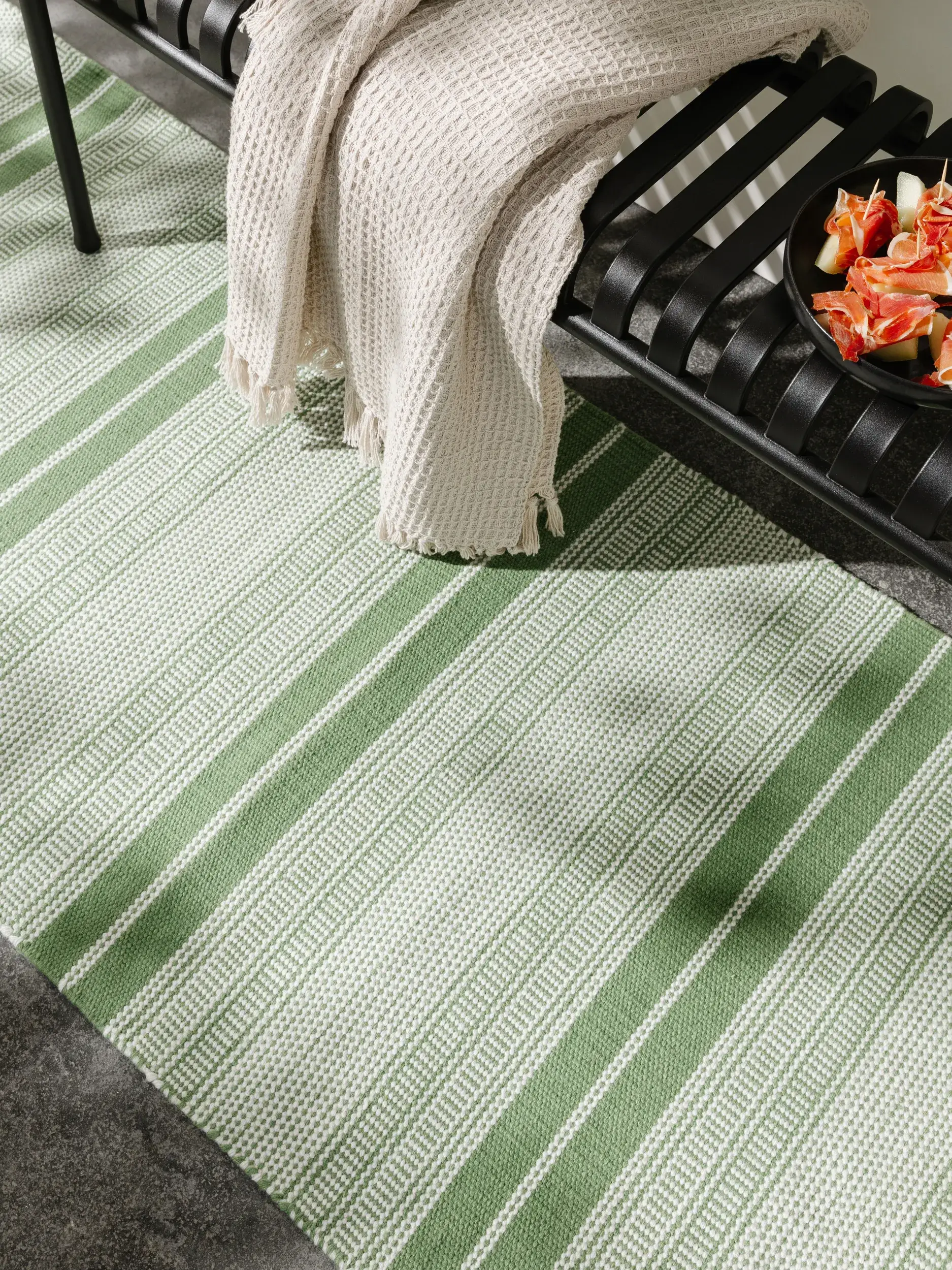 Rug made of 100% Polyester (recycled PET) in Green with a 100% Polyester (recycled PET) high pile by benuta Nest