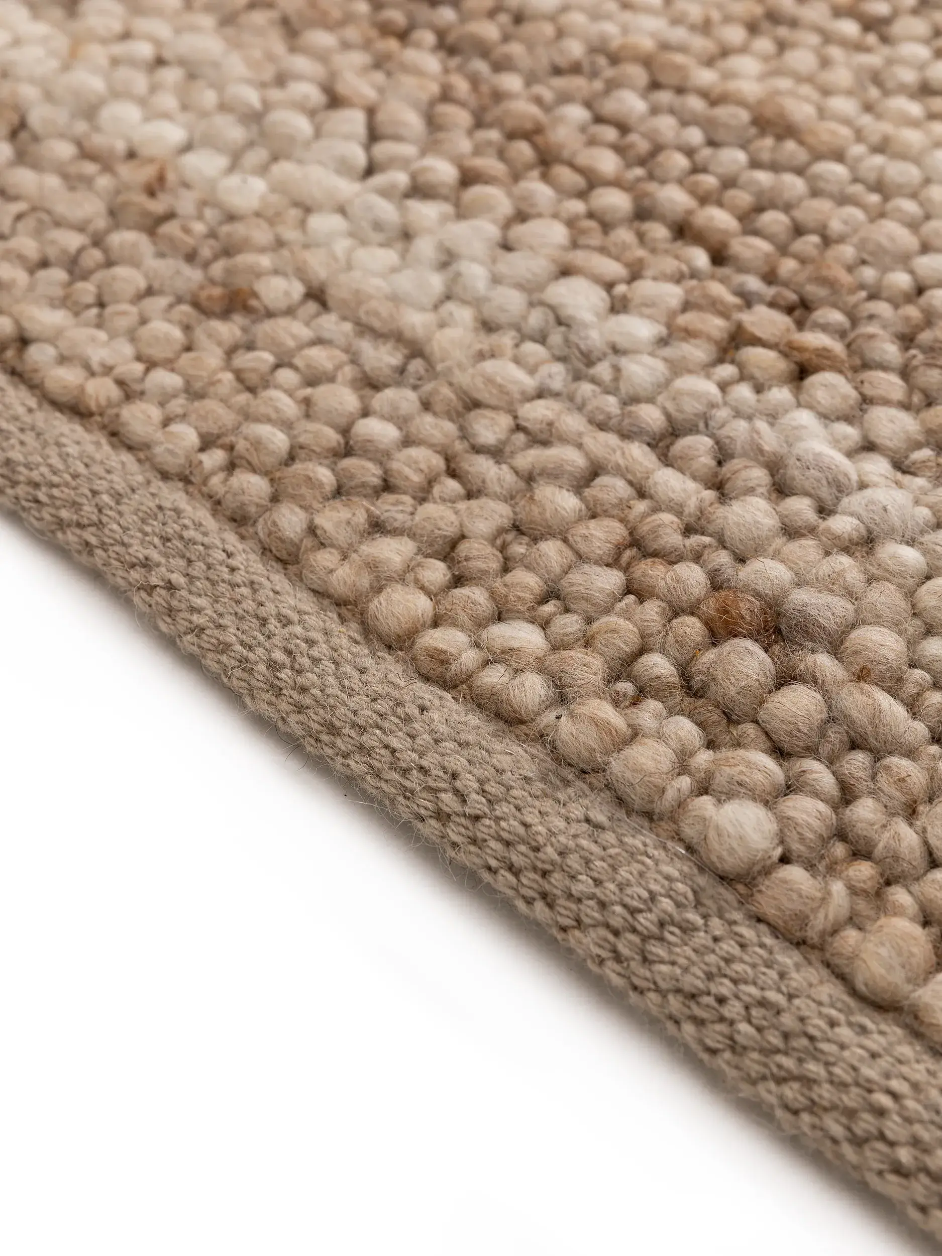 Teppich aus 70% Wolle, 30% Jute in Beige mit 70% Wolle, 30% Jute hohem Flor von benuta Pure
