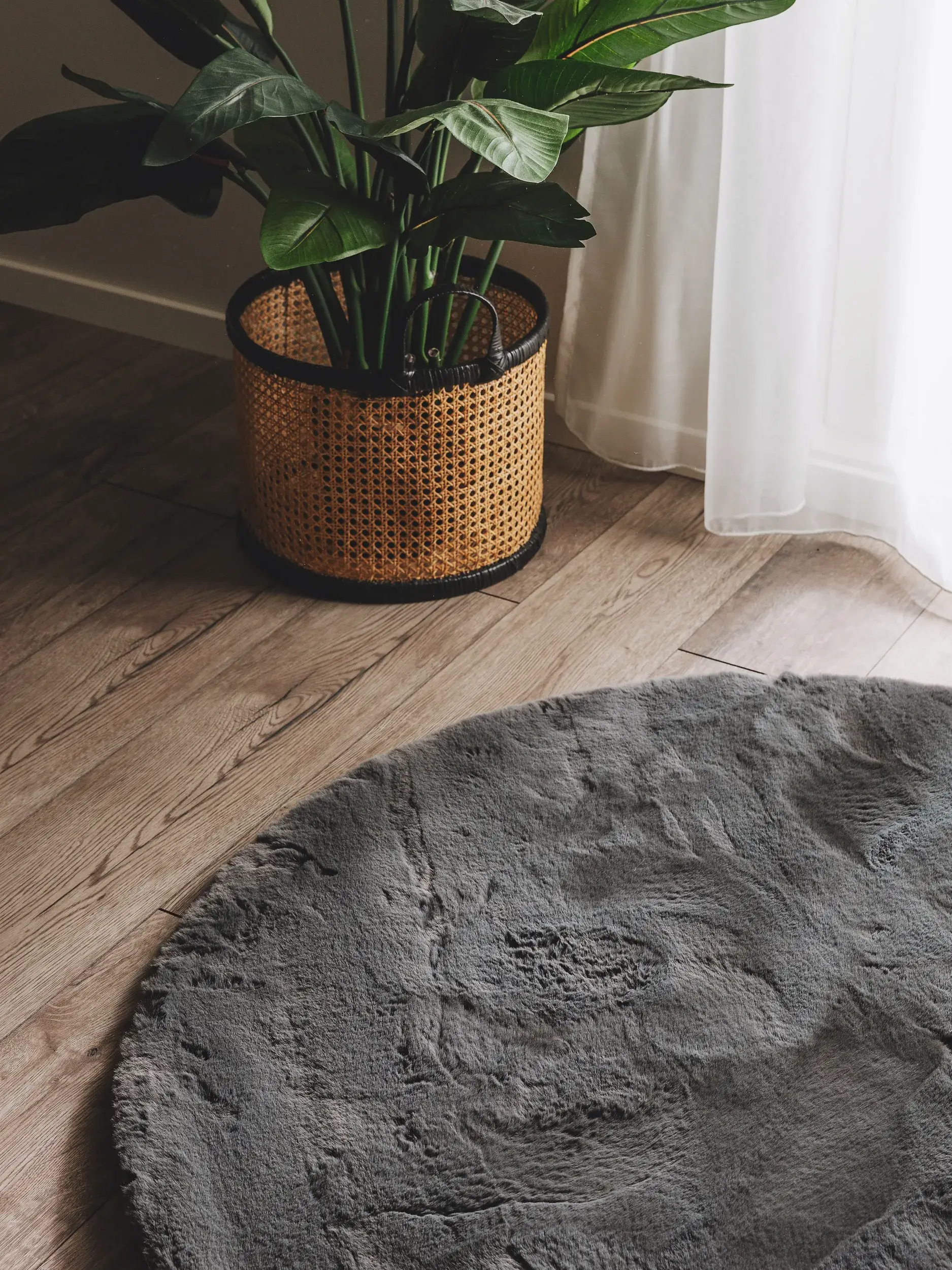 Teppich aus 100% Polyester in Grau mit 100% Polyester hohem Flor von benuta Nest
