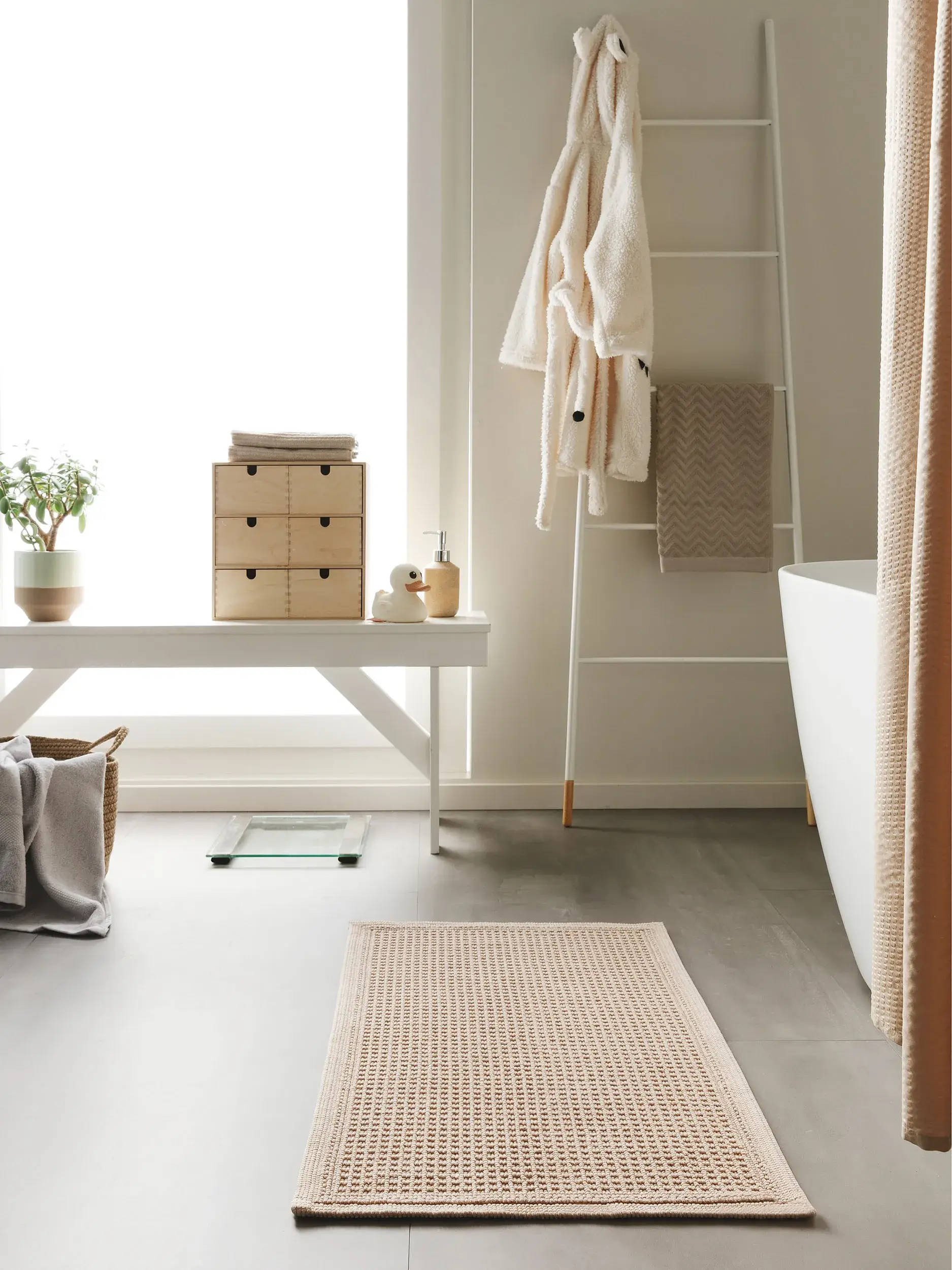 Badematte Jojo Beige Einfarbig-suunnittelussa, valmistettu 100% Baumwolleista, benuta Nestin toimesta