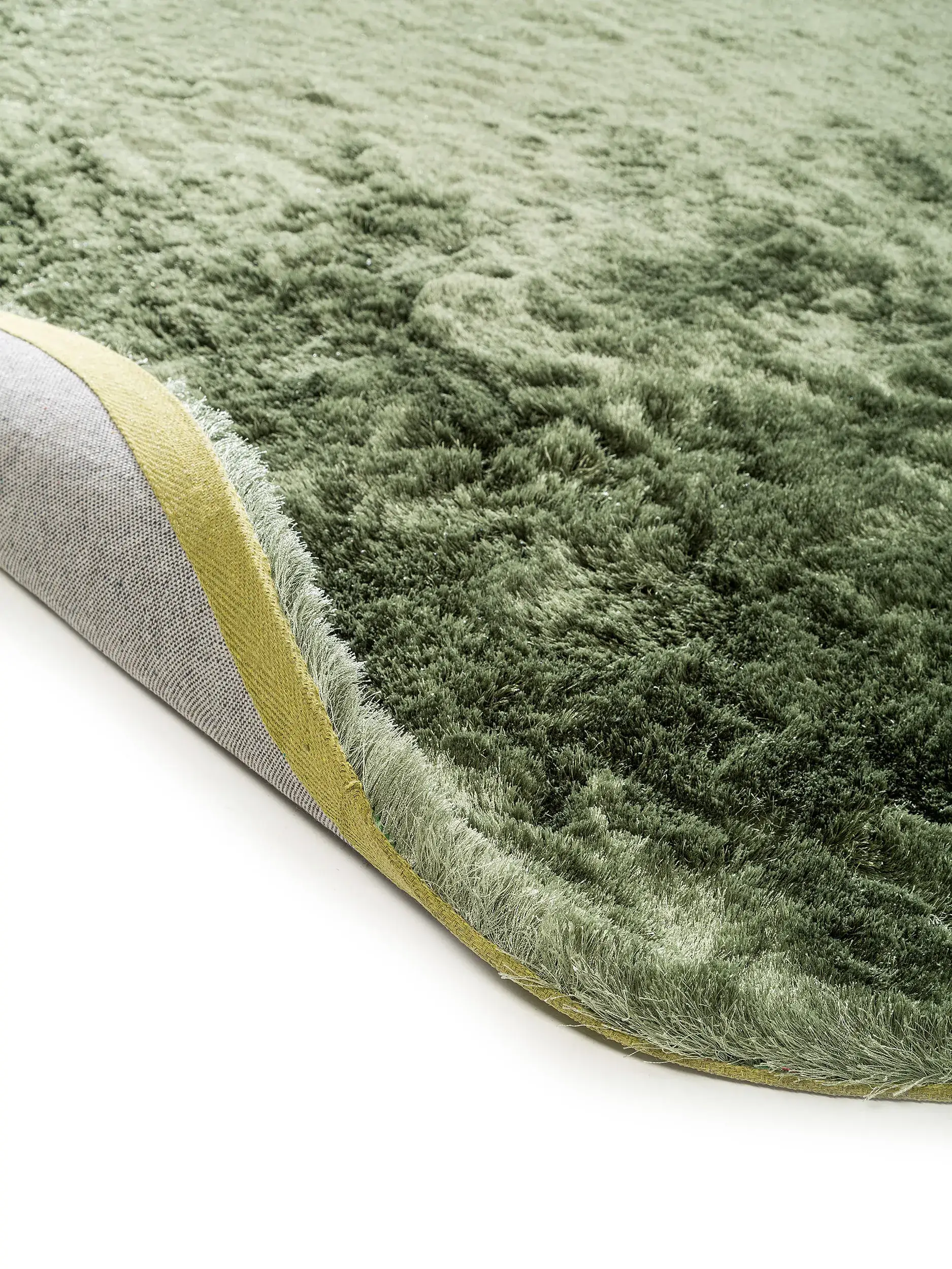 Tapijt van 100% Polyester in Groen met een 100% Polyester hoge pool van benuta nest