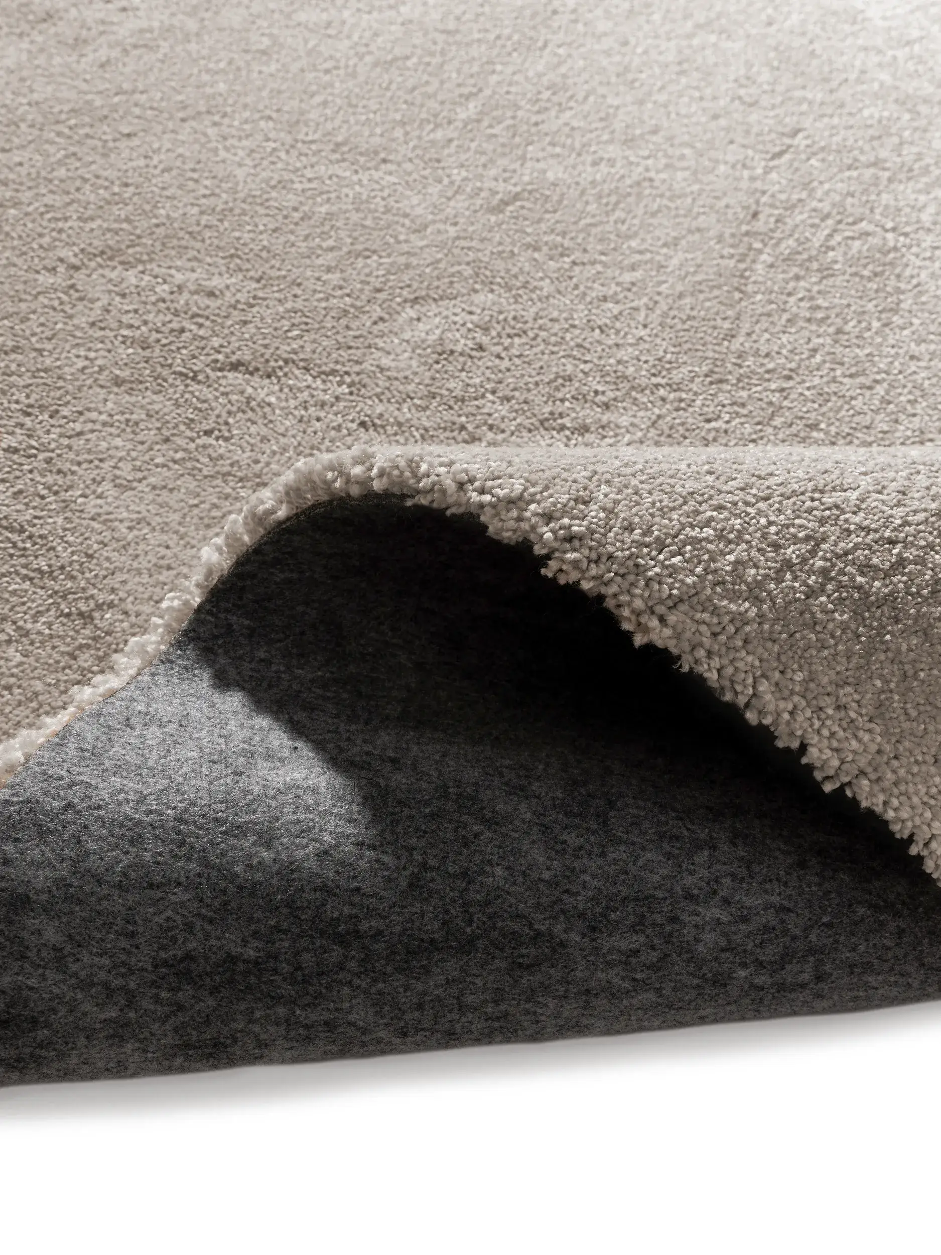 Rug made of 100% Polypropylen in Beige with a 100% Polypropylen high pile by benuta Nest