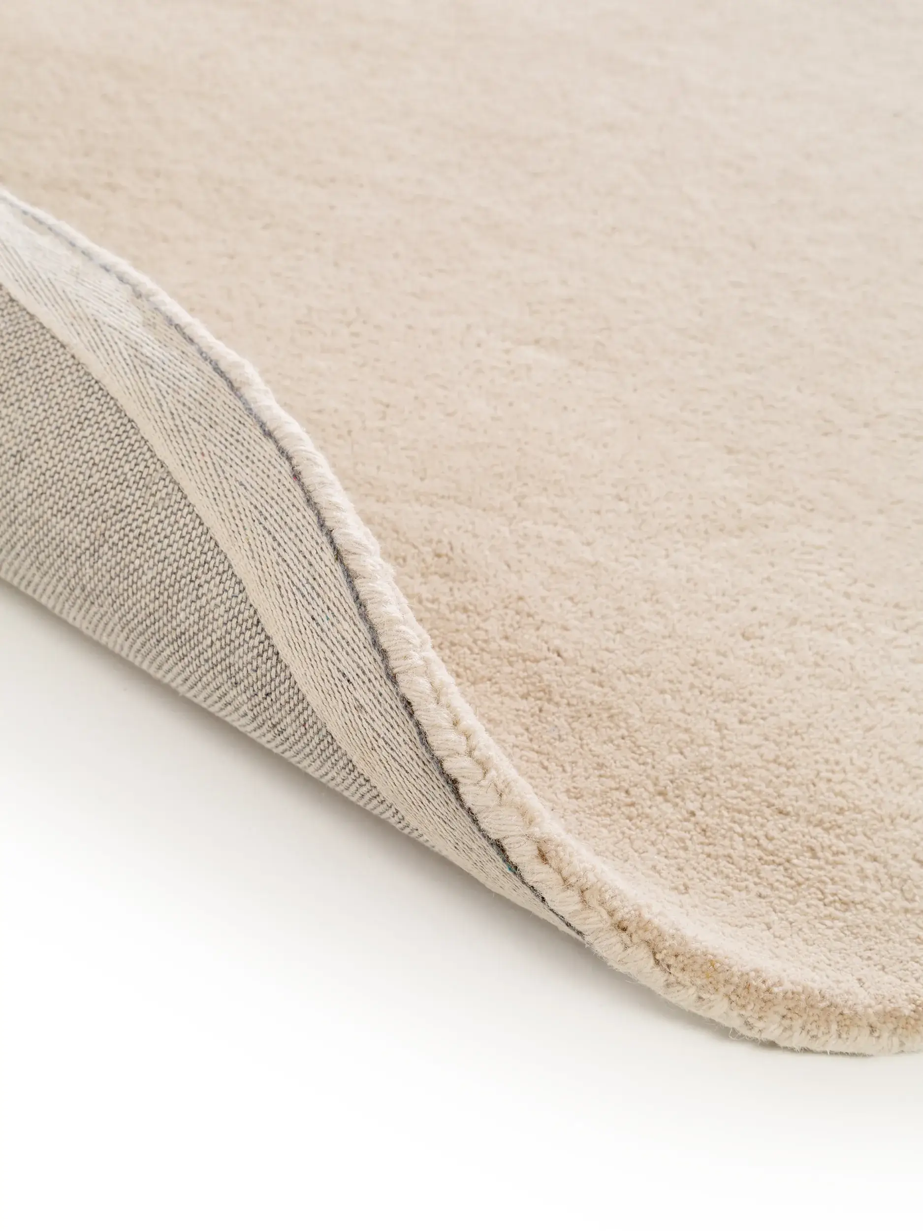 Teppich aus 100% Wolle in Beige mit 100% Wolle hohem Flor von benuta Nest