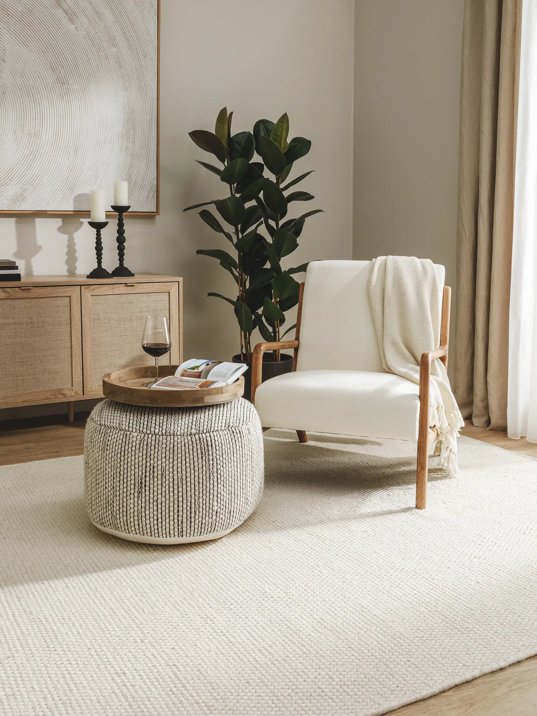Handgjord ullpouf Rocco Beige/svart med Enfärgad-design i 80% Ull, 20% Bomull från benuta pure