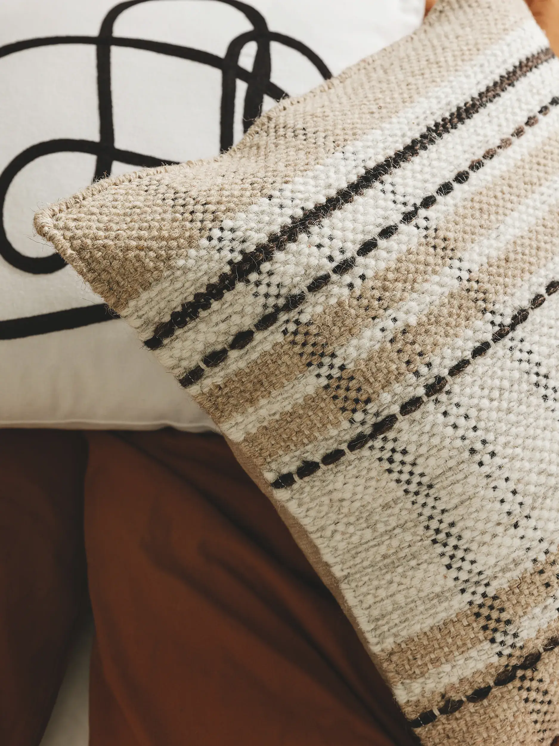 Kissenbezug Bahati Beige im Design Streifen aus 70% Wolle, 30% Baumwolle von benuta Pop
