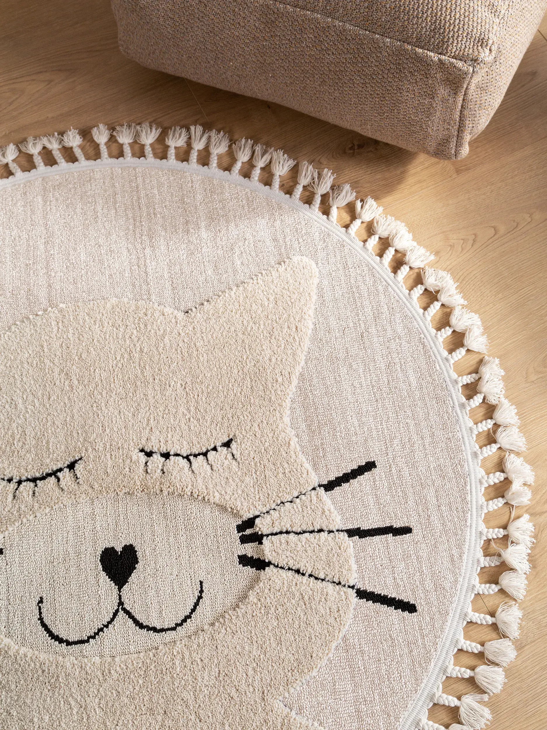 Tappeto di 100% Poliestere in Beige con pelo alto 100% Poliestere da Lytte