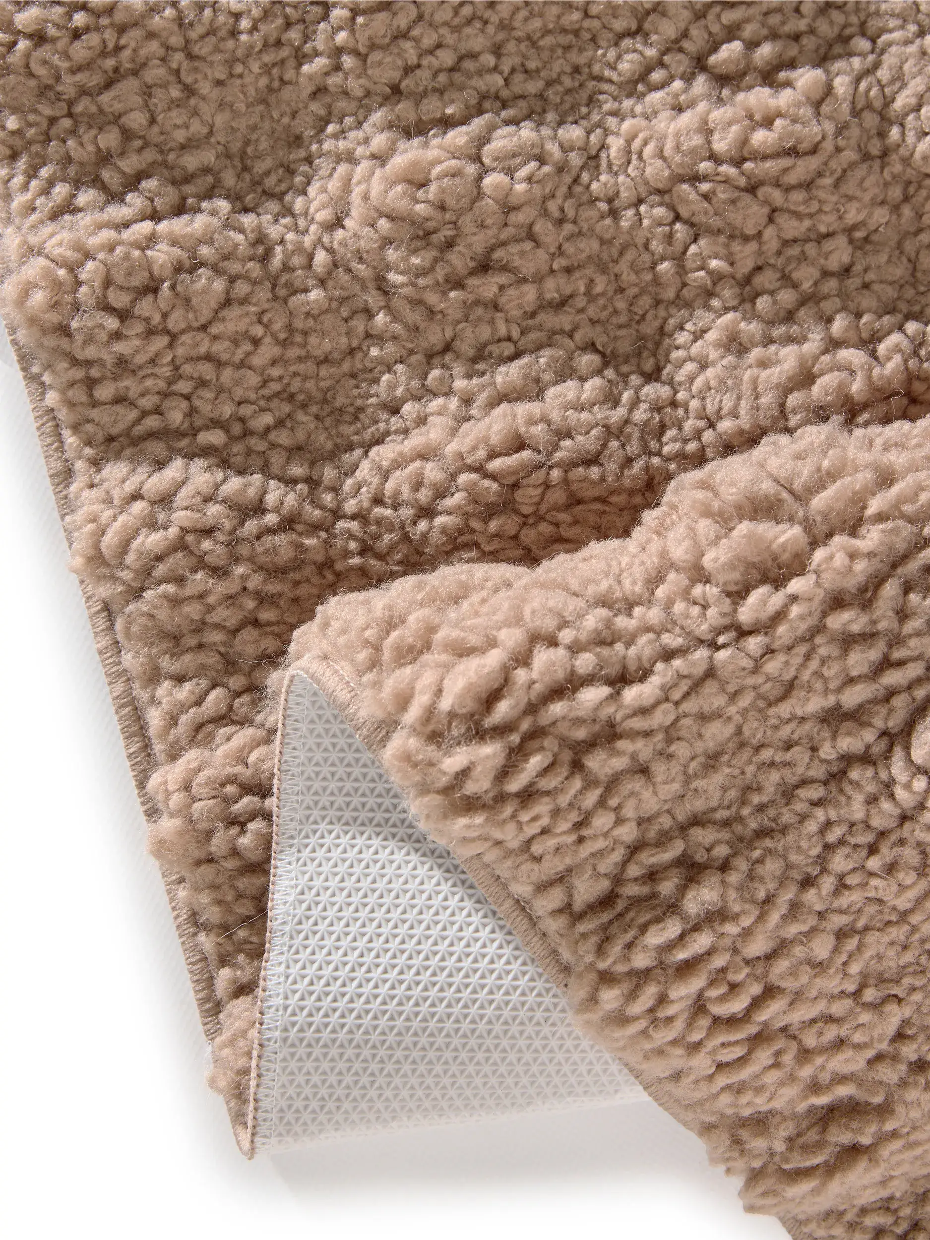 Tappeto di 100% Poliestere in Marrone con pelo alto 100% Poliestere da benuta POP