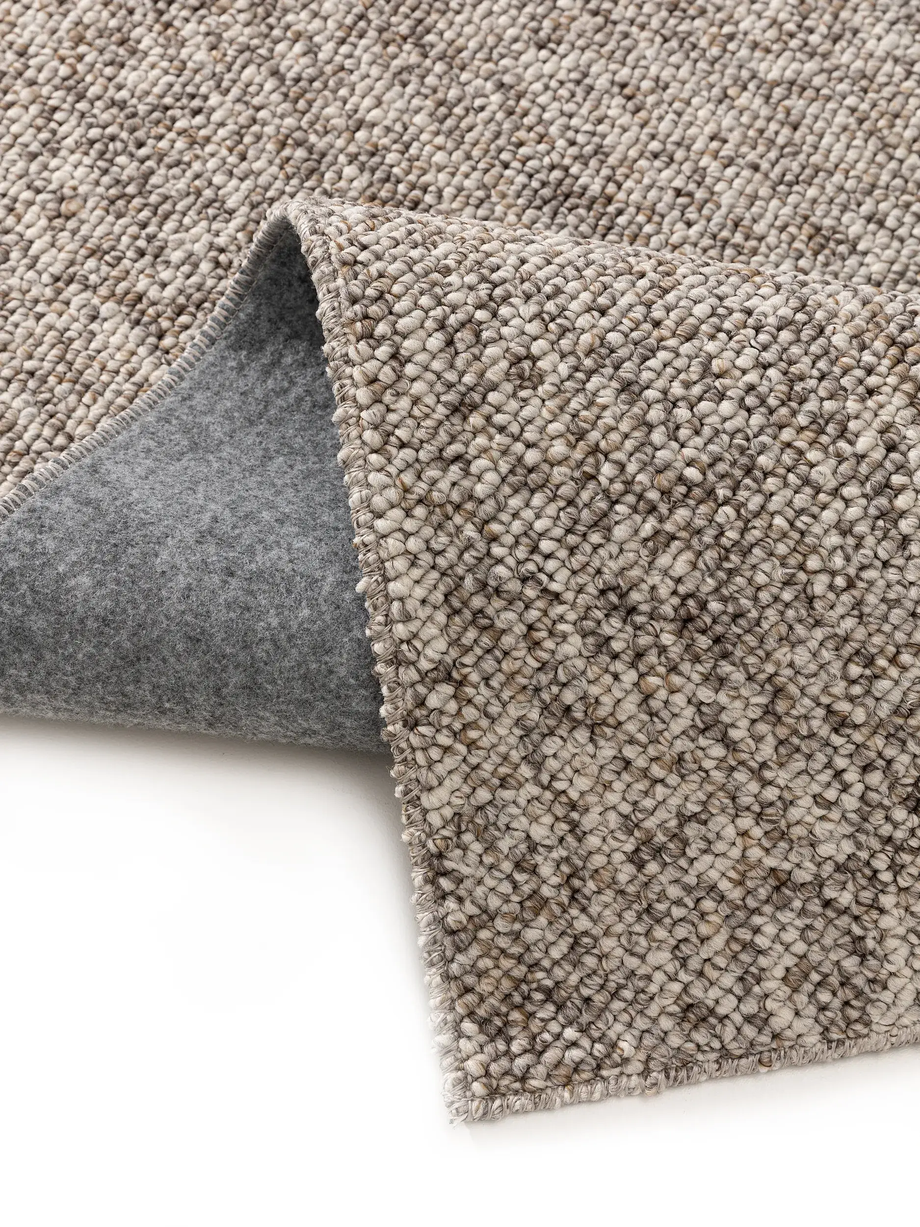 Teppich aus 100% Polypropylen in Taupe mit 100% Polypropylen hohem Flor von benuta Nest