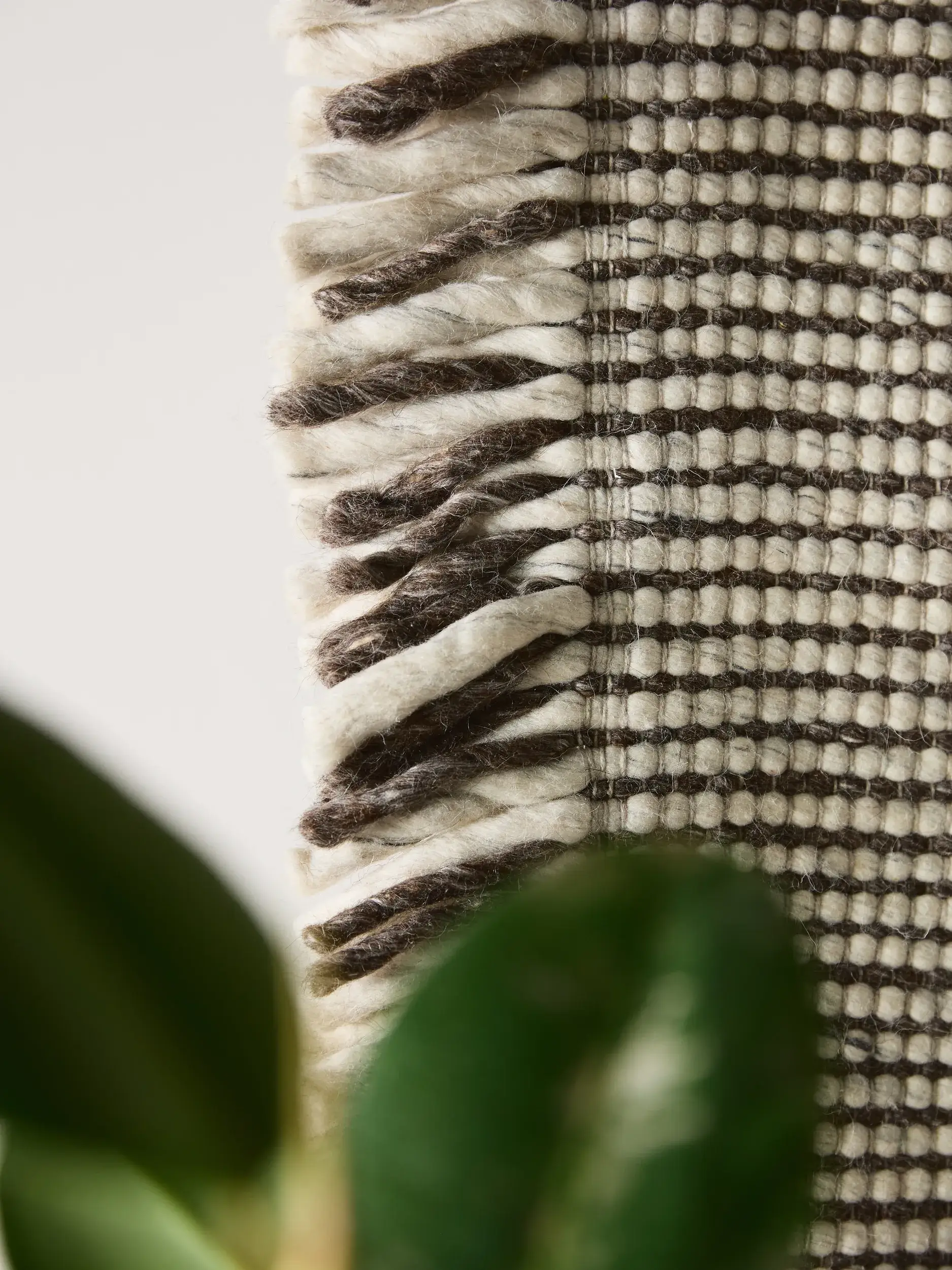 Matto 60% Wolle, 25% Polyester, 15% Viskosea värissä Beige 60% Wolle, 25% Polyester, 15% Viskose korkealla nukalla merkiltä benuta Pure