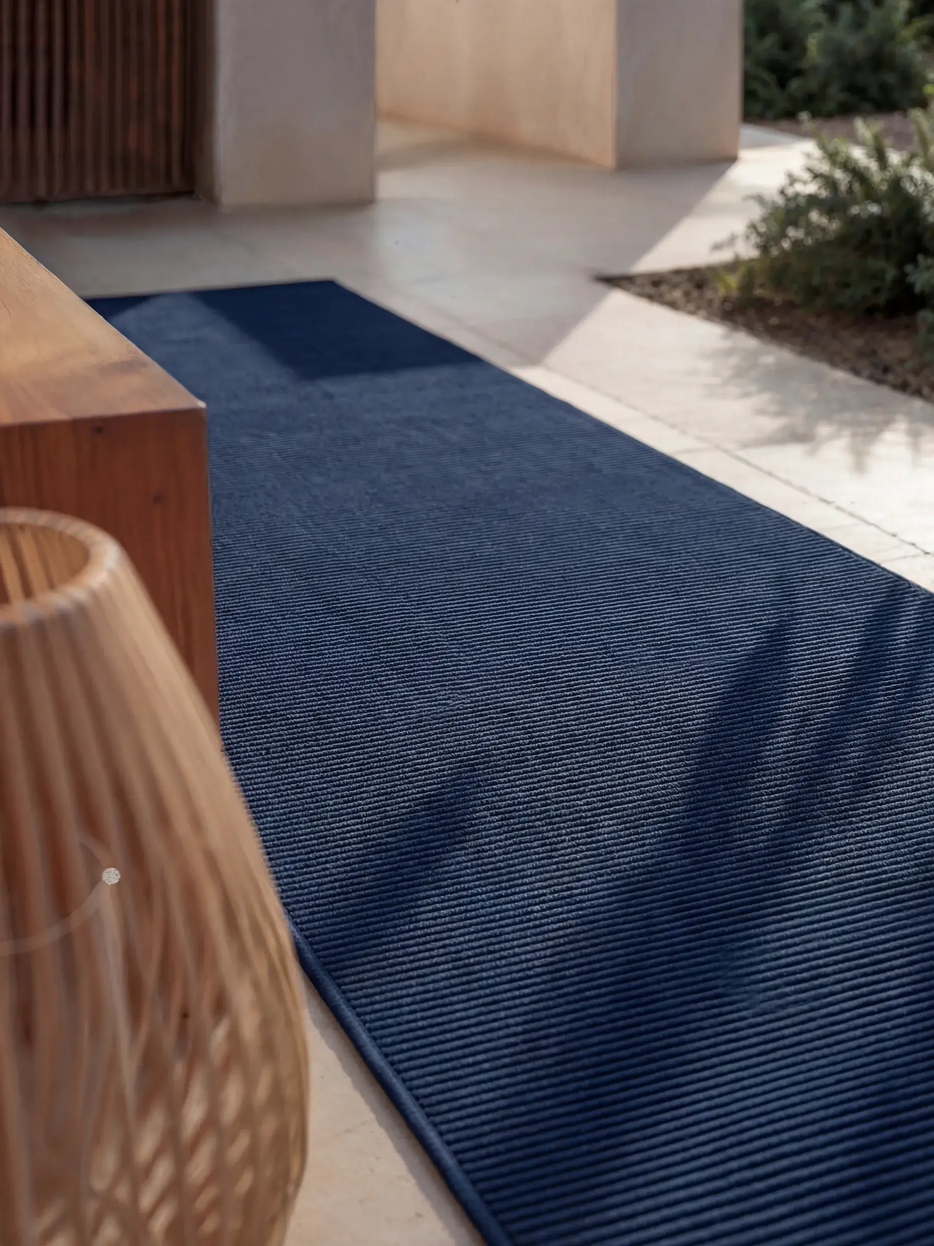 Teppich Arvea aus 100% Polyester (recyceltes PET) in  von benuta Pure