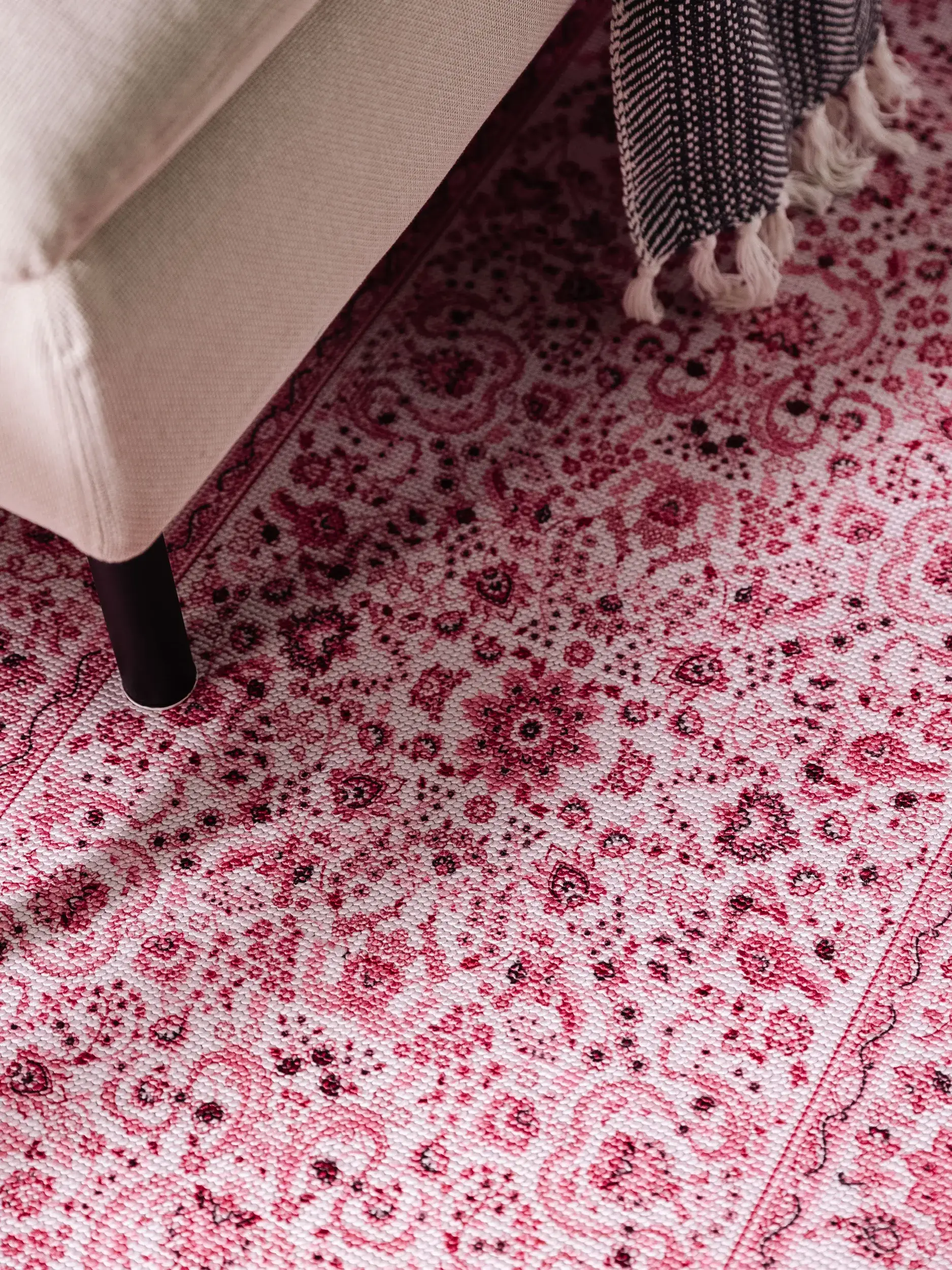 Rug made of 70% Polyester, 30% Baumwolle in Rosa with a 70% Polyester, 30% Baumwolle high pile by benuta Pop