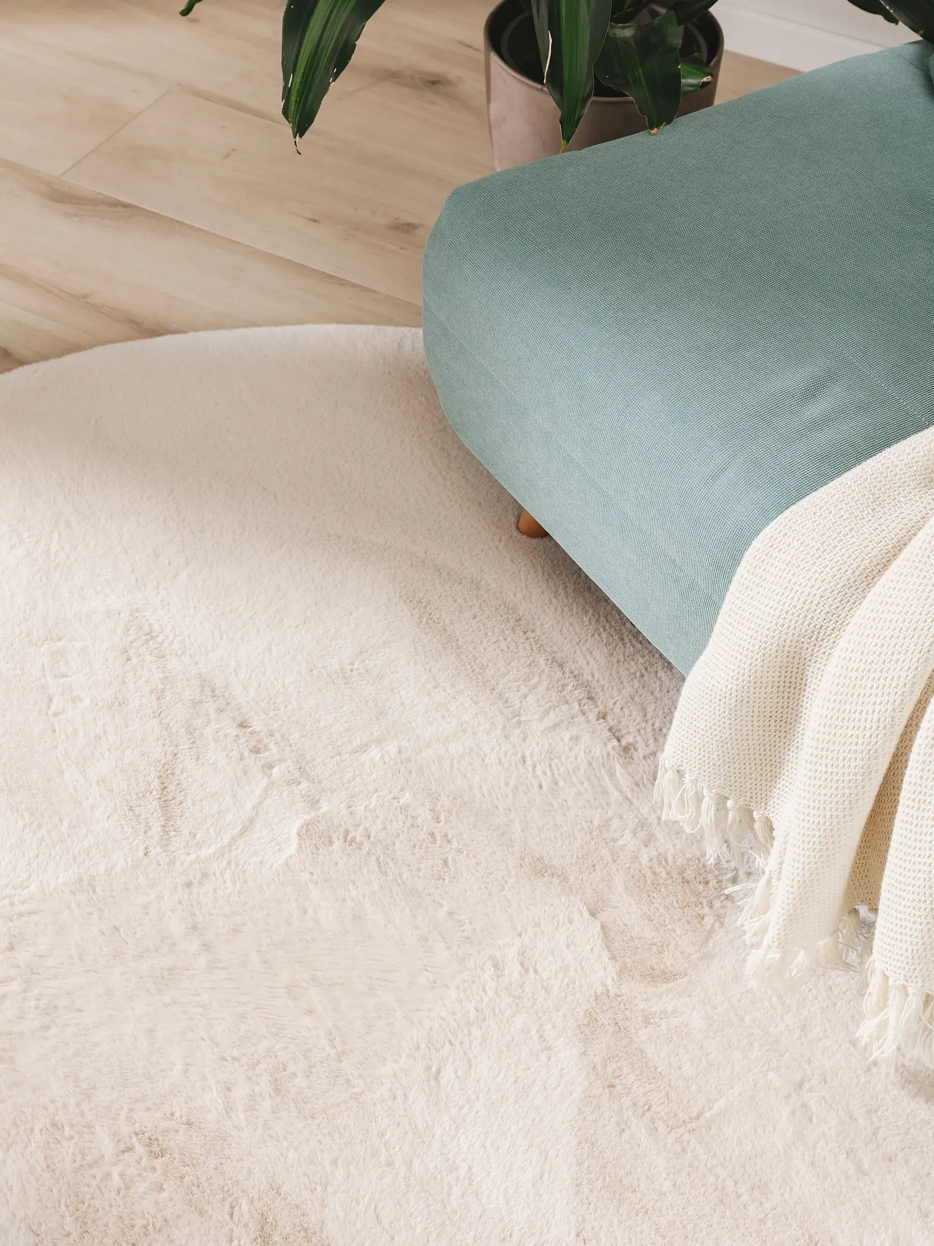 Rug made of 100% Polyester in Beige with a 100% Polyester high pile by benuta Basic