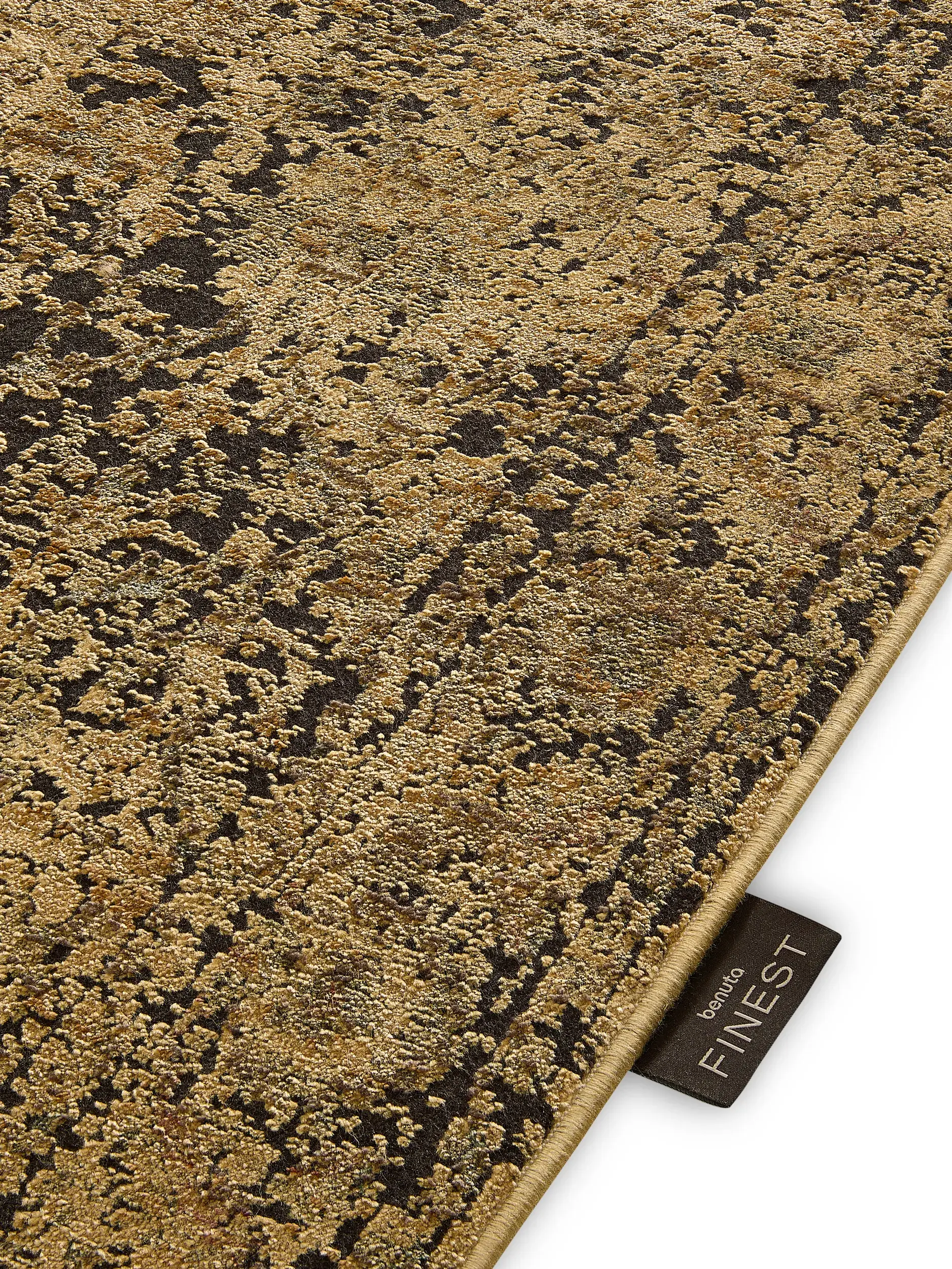 Teppe Medea av 56% Viskose, 30% Polyester, 14% Polyakryl i  fra benuta Finest