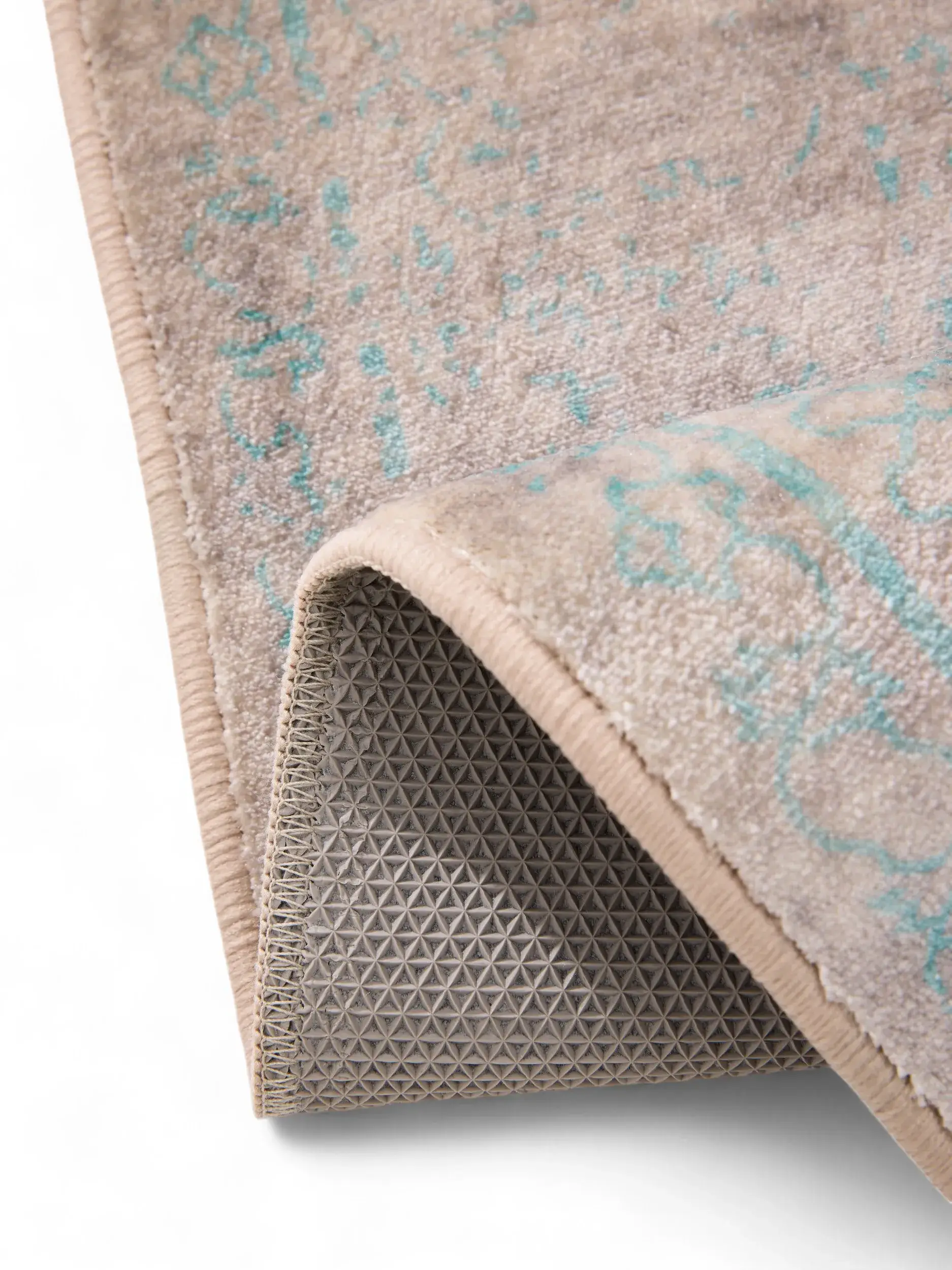 Tappeto di 100% Poliestere in Grigio con pelo alto 100% Poliestere da benuta nest