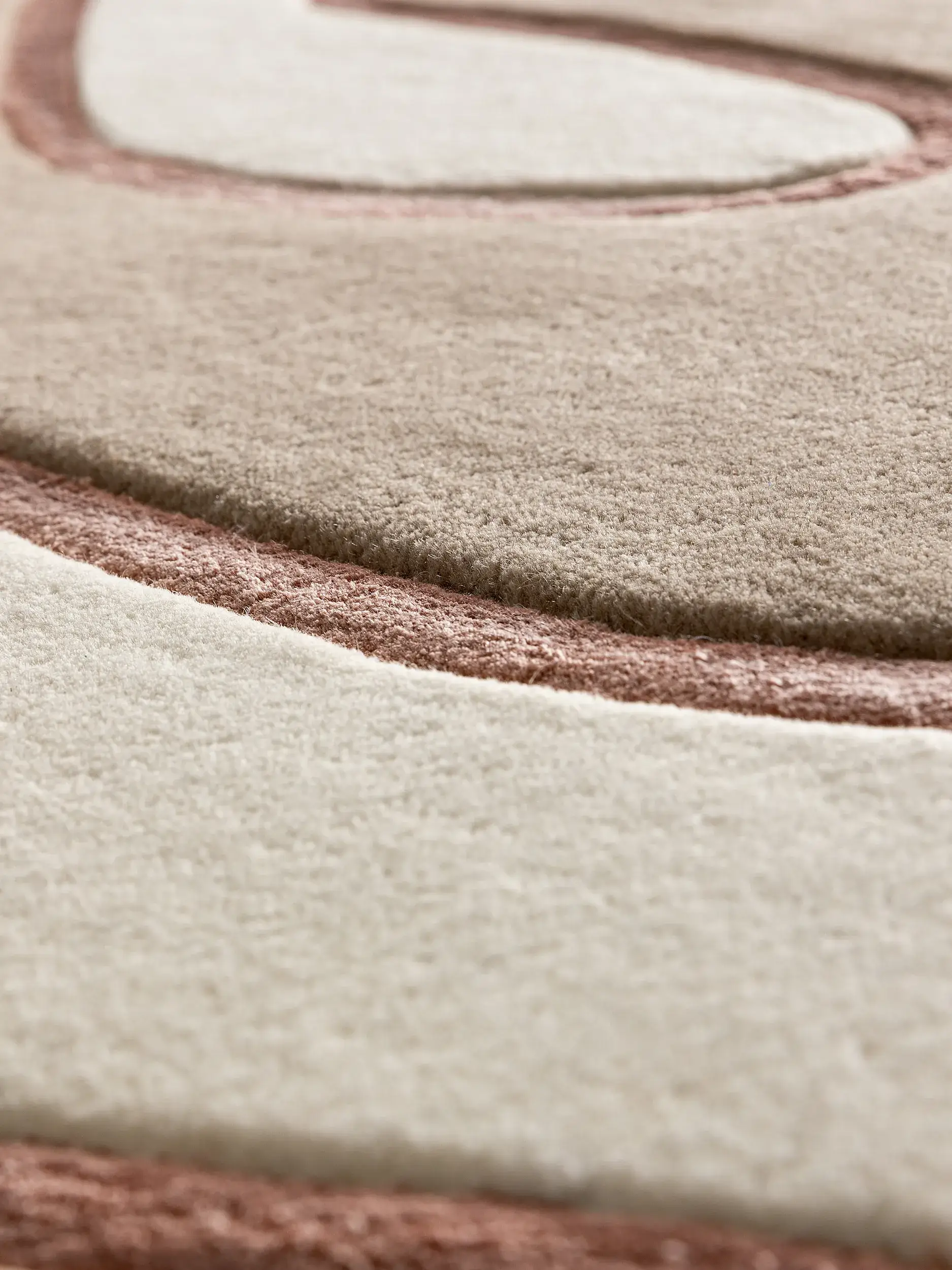 Alfombra de 90% Lana, 10% Lyocell (Tencel™) en Beige con un pelo de {{Placeholder_Pile Height}} de altura de benuta Finest