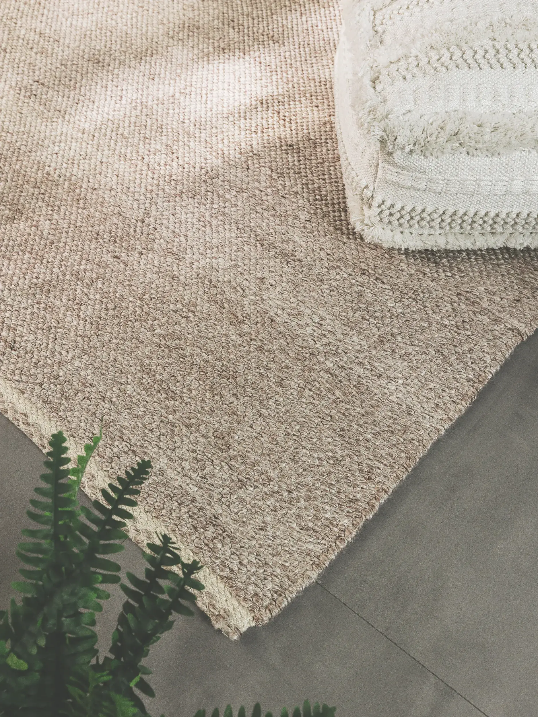 Alfombra de 100% Poliéster (PET reciclado) en Beige con un pelo de {{Placeholder_Pile Height}} de altura de benuta pure