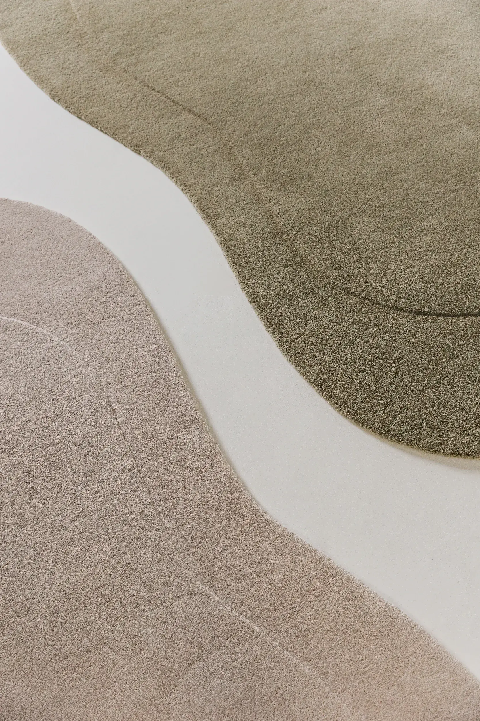 Rug made of 100% Wolle in Grün with a 100% Wolle high pile by benuta Pure