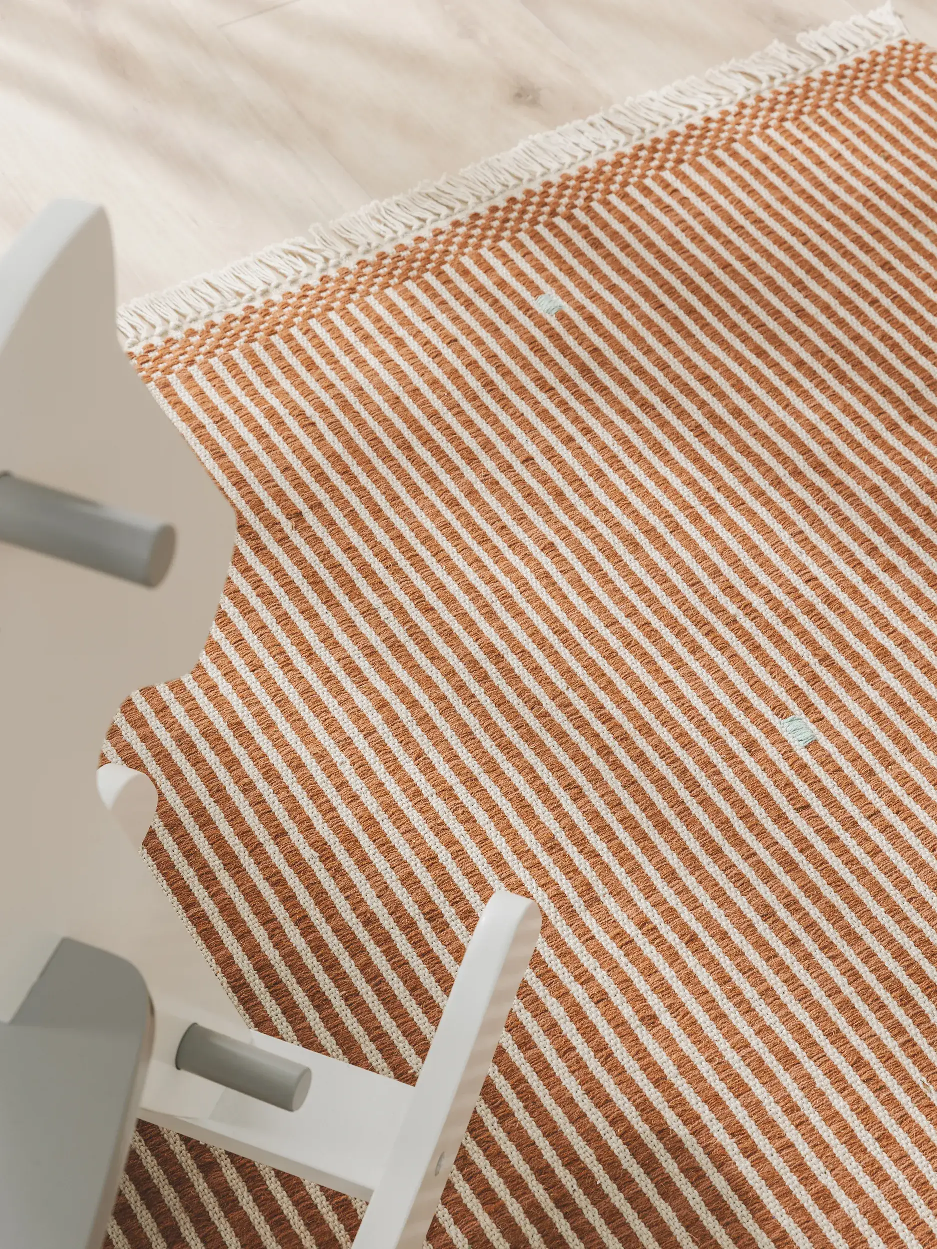 Teppich aus 70% Baumwolle, 30% Wolle in Braun mit 70% Baumwolle, 30% Wolle hohem Flor von Lytte