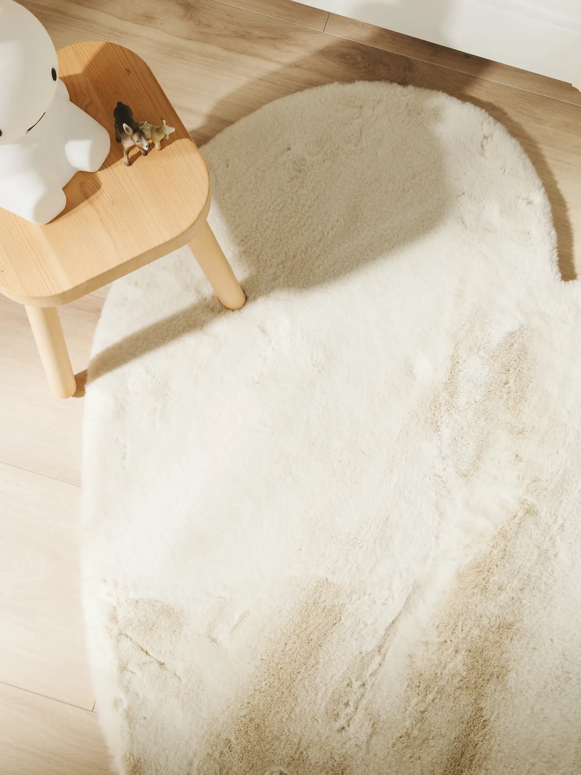 Tappeto di 100% Poliestere in Beige con pelo alto 100% Poliestere da Lytte