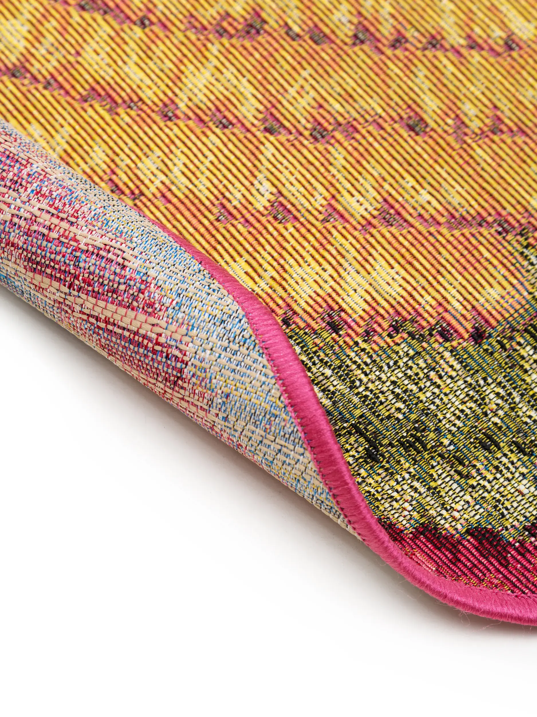 Tapijt van 76% Polypropyleen, 24% Polyester in Veelkleurig met een 76% Polypropyleen, 24% Polyester hoge pool van benuta nest
