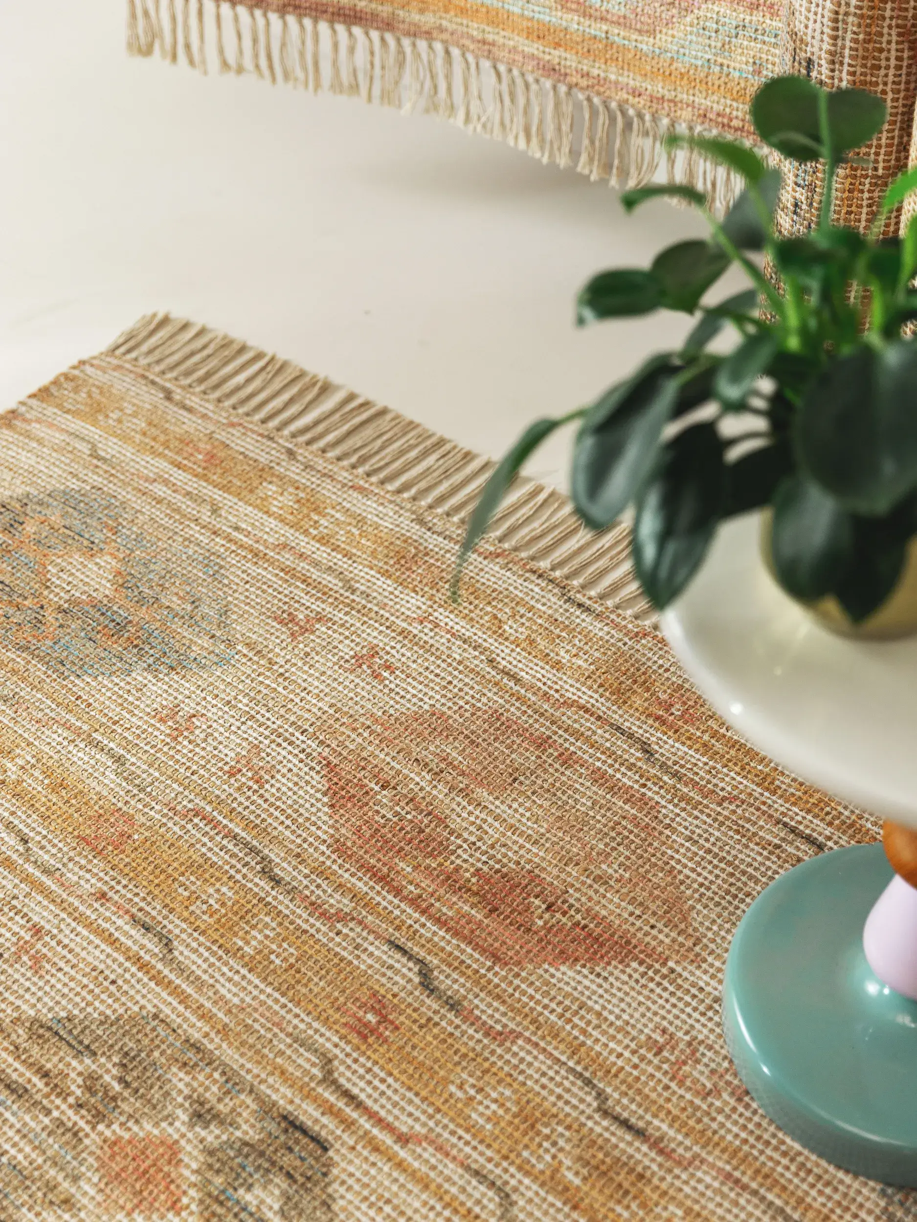 Tapete de 68% Jute, 20% Polyester, 12% Baumwolle em Multicolor com pelo de 68% Jute, 20% Polyester, 12% Baumwolle de altura da benuta Pop