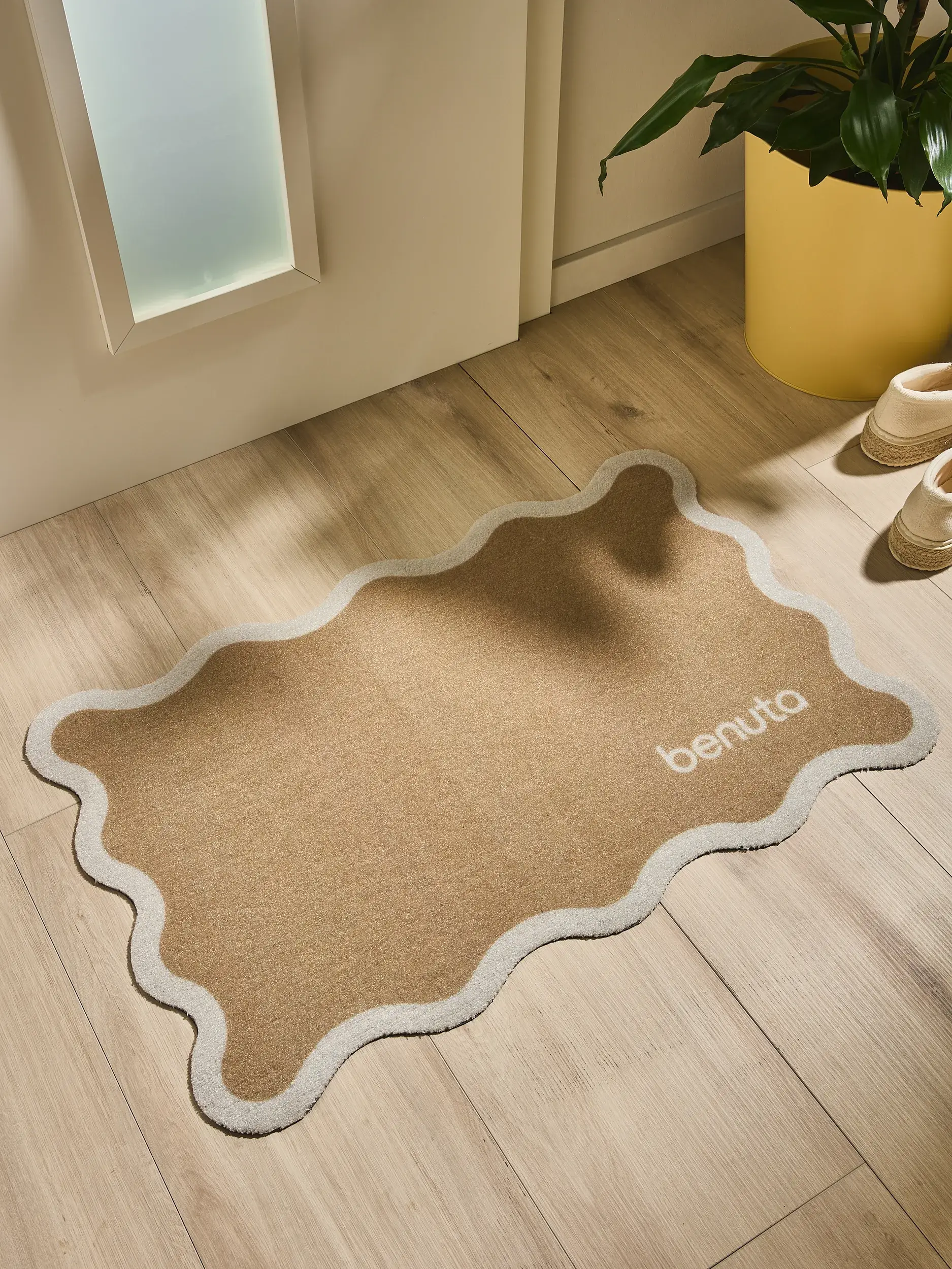 Wycieraczka Curl jasnobrązowy im Design Obramowanie aus 100% Poliester (PET recyklingowany) von benuta
