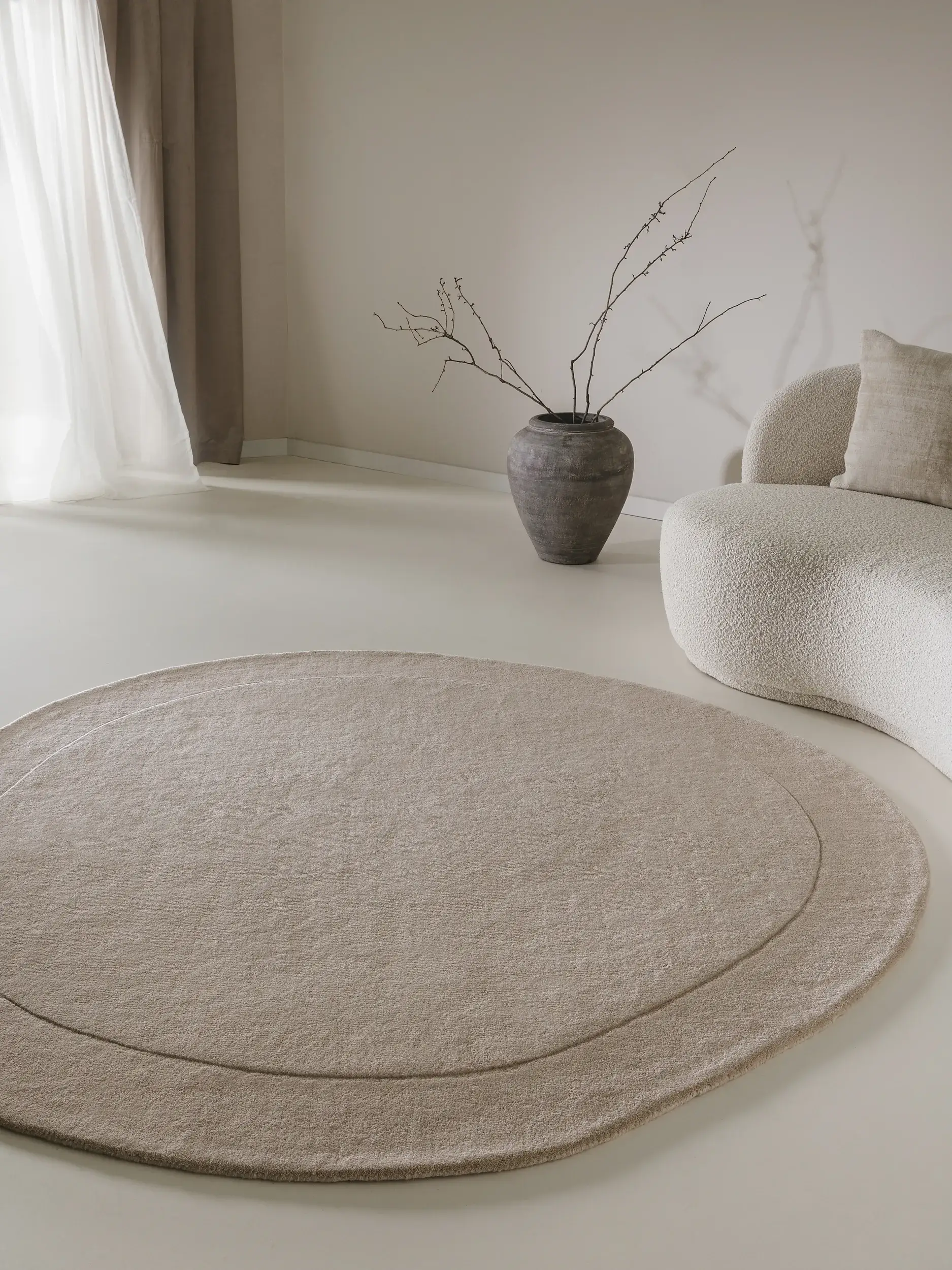 Teppe av 100% Wolle i Beige med 100% Wolle høy lugg fra benuta Pure