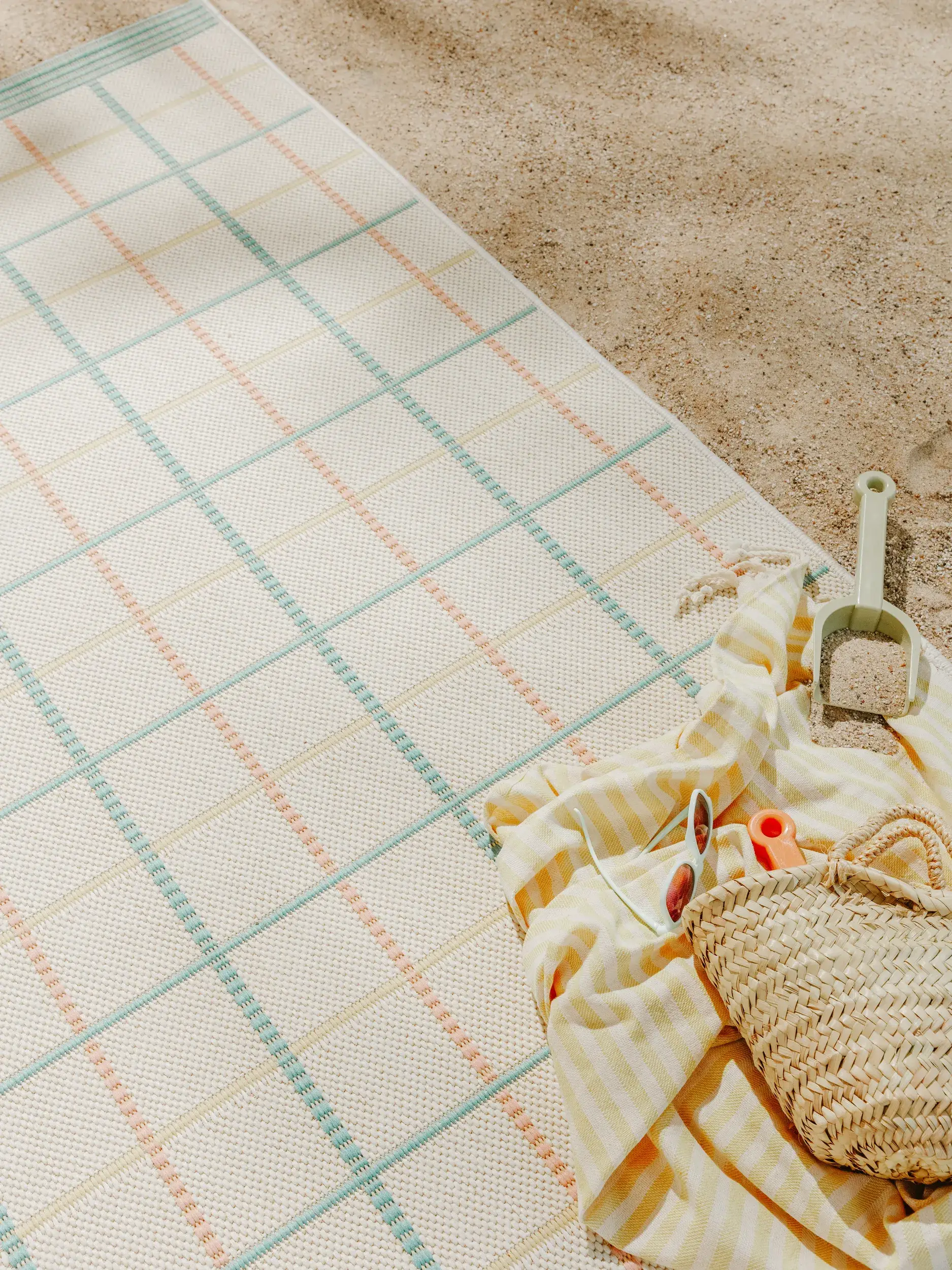 Teppich aus 100% Polypropylen in Multicolor mit 100% Polypropylen hohem Flor von Lytte