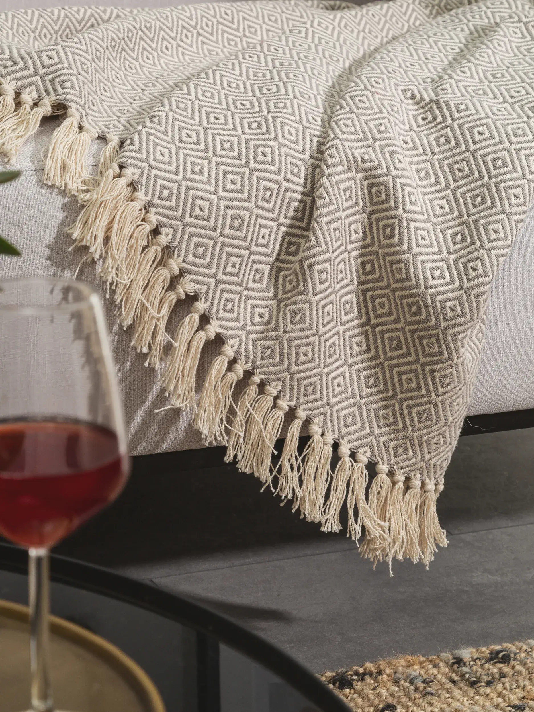 Baumwolldecke Jasmin Grau im Design  aus 100% Baumwolle von benuta Nest