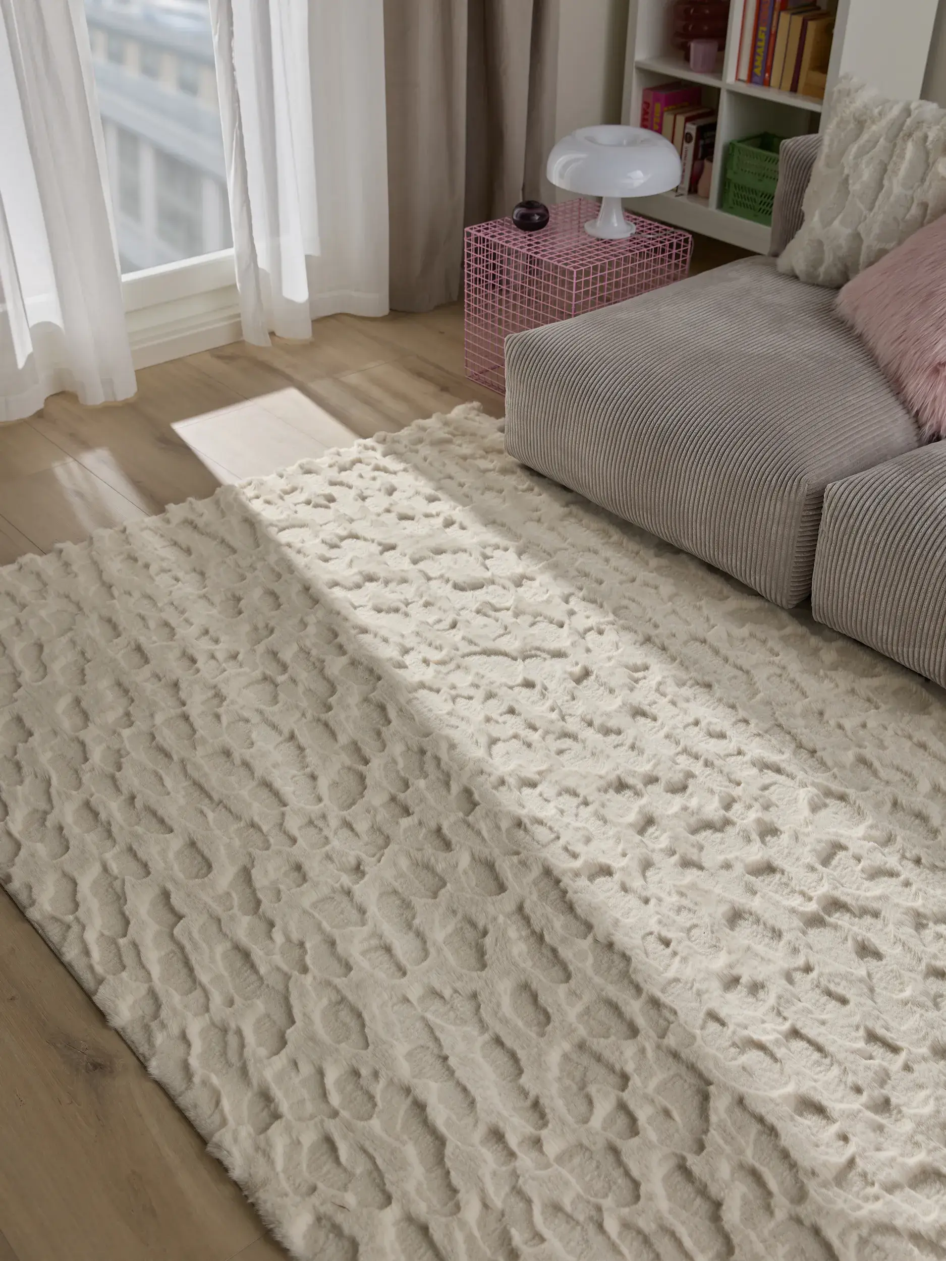Teppich aus 100% Polyester in Beige mit 100% Polyester hohem Flor von benuta Pop