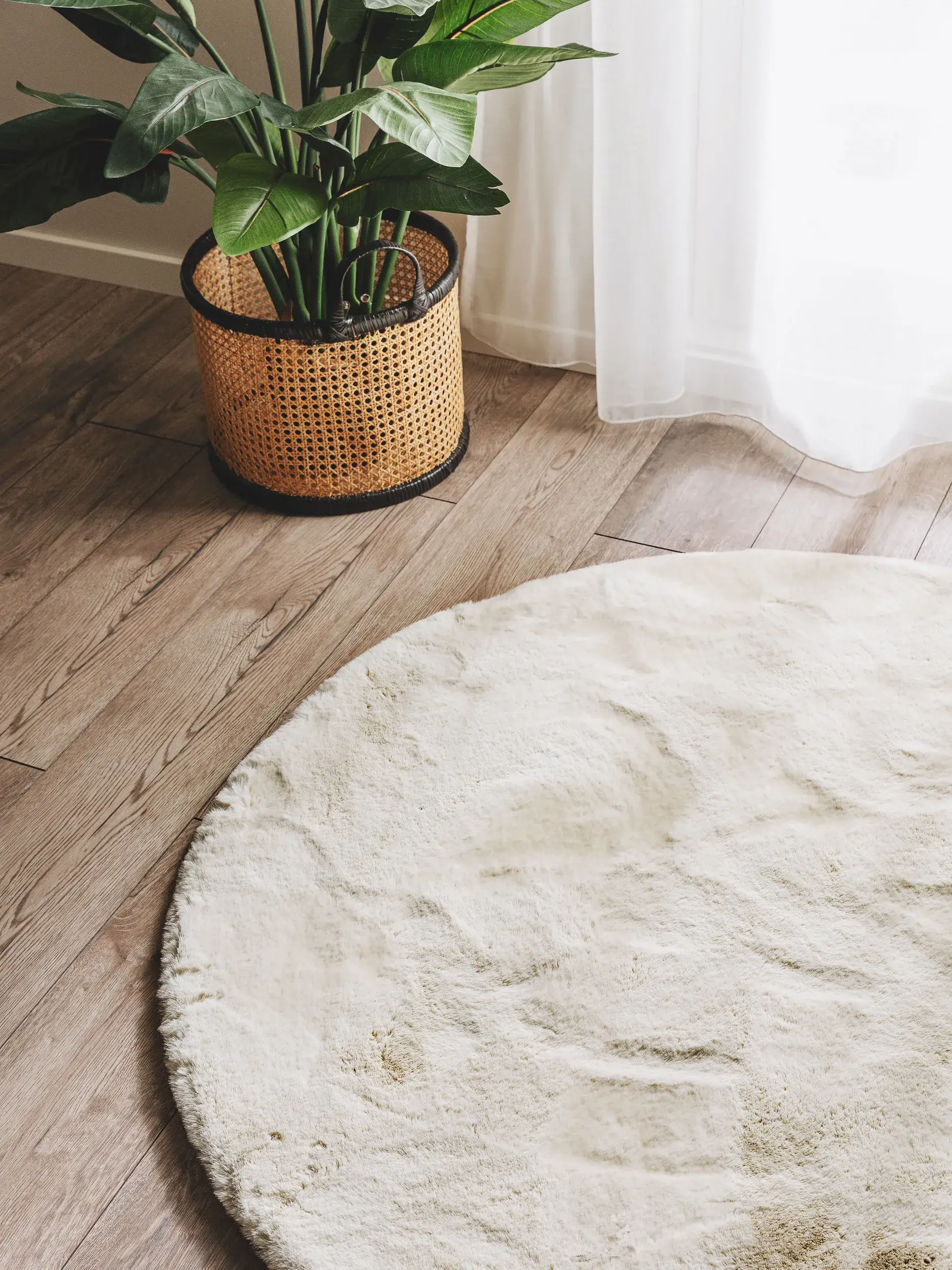 Teppich aus 100% Polyester in Beige mit 100% Polyester hohem Flor von benuta Nest