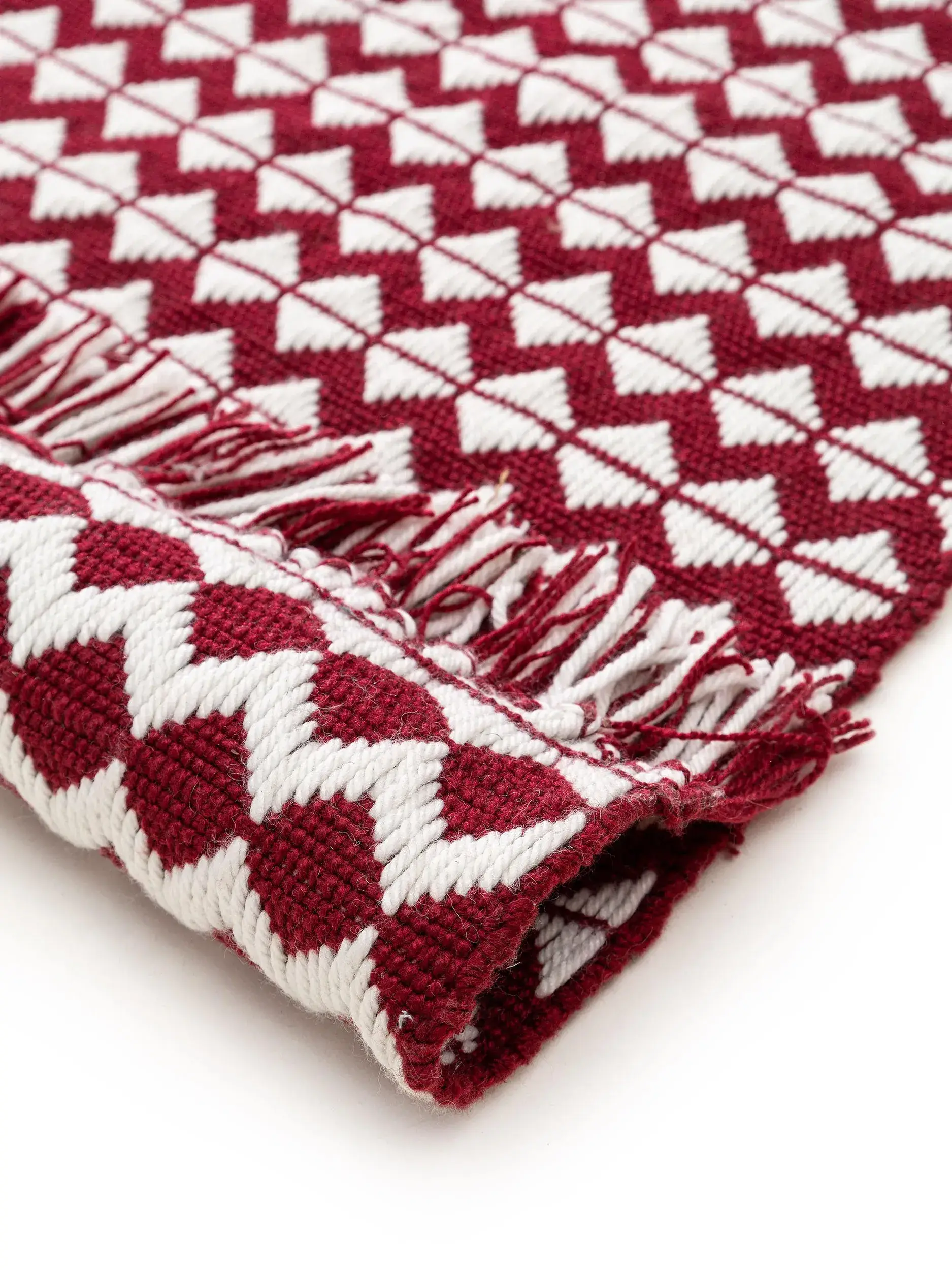 Tappeto di 100% Poliestere (PET riciclato) in Rosso con pelo alto 100% Poliestere (PET riciclato) da benuta pure