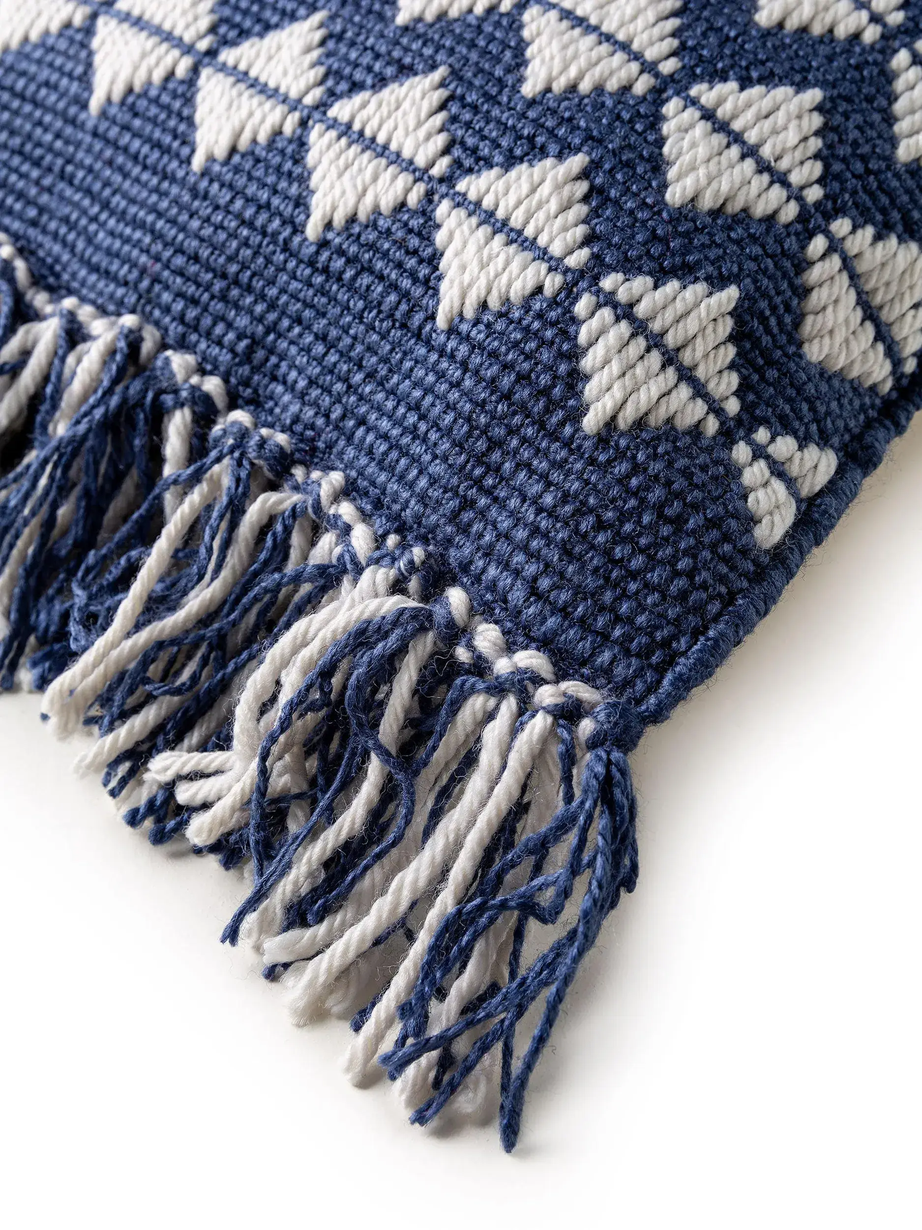 In- & Outdoor Kissen Morty Dunkelblau in Geometrisch design made of 100% Polyester (recycled PET) by benuta Pure