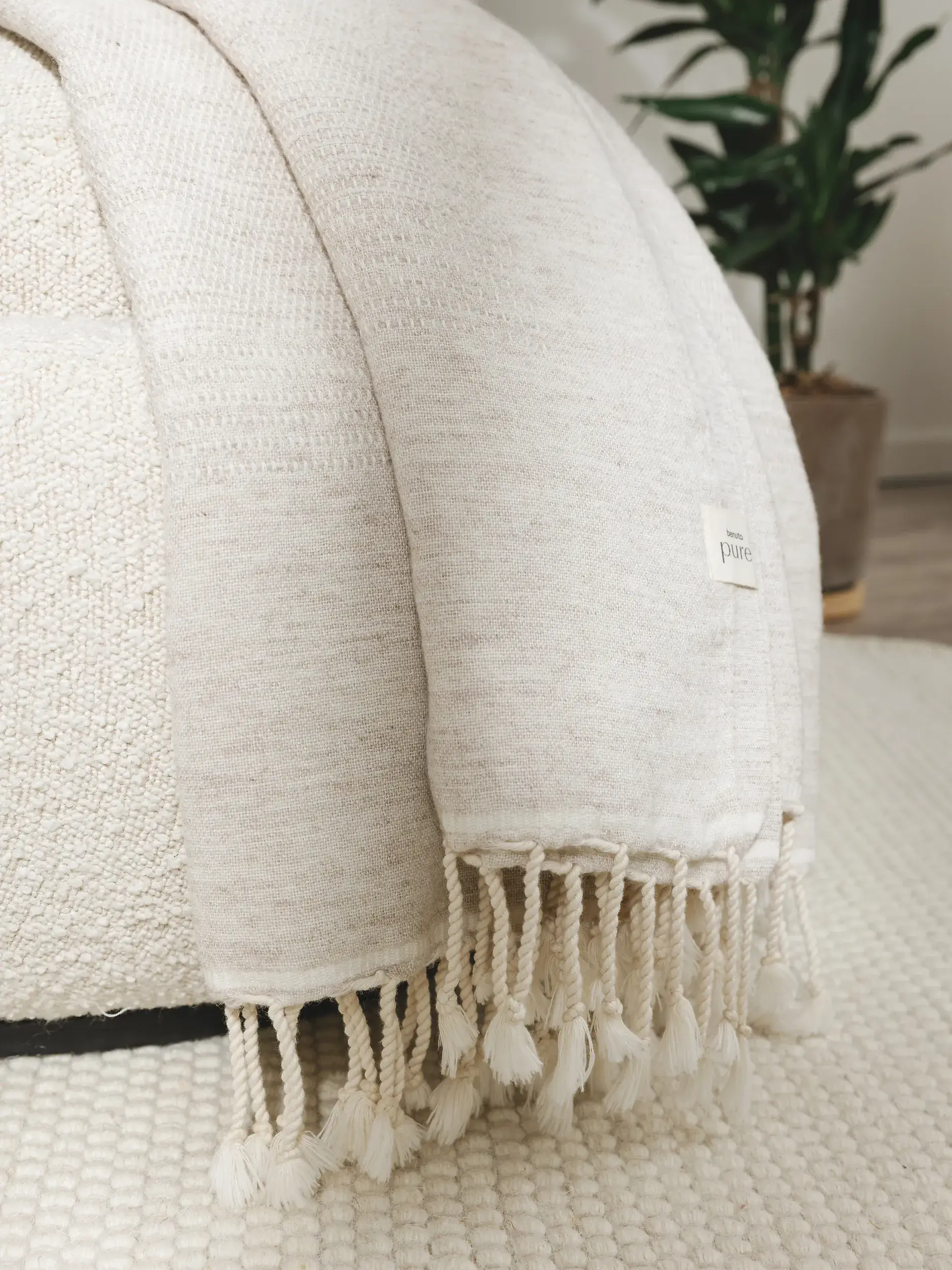 Decke Olivia Beige im Design  aus  von benuta Pure