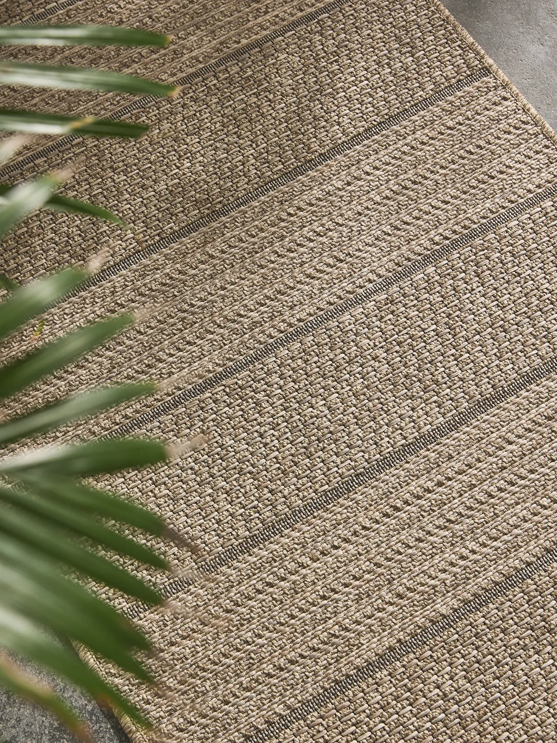 Rug made of 100% Polypropylen in Beige with a 100% Polypropylen high pile by benuta Nest