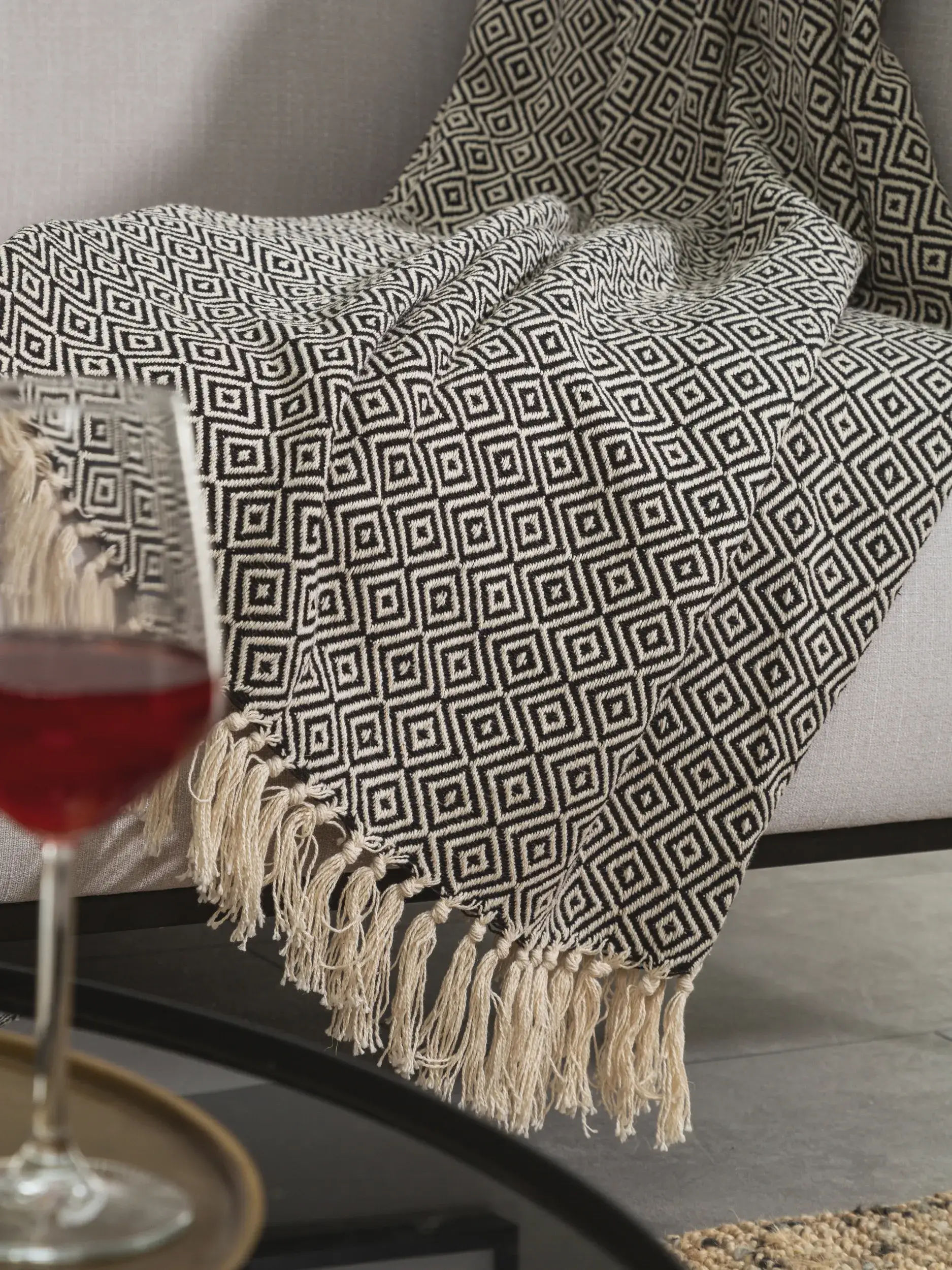 Baumwolldecke Jasmin Schwarz im Design  aus 100% Baumwolle von benuta Nest