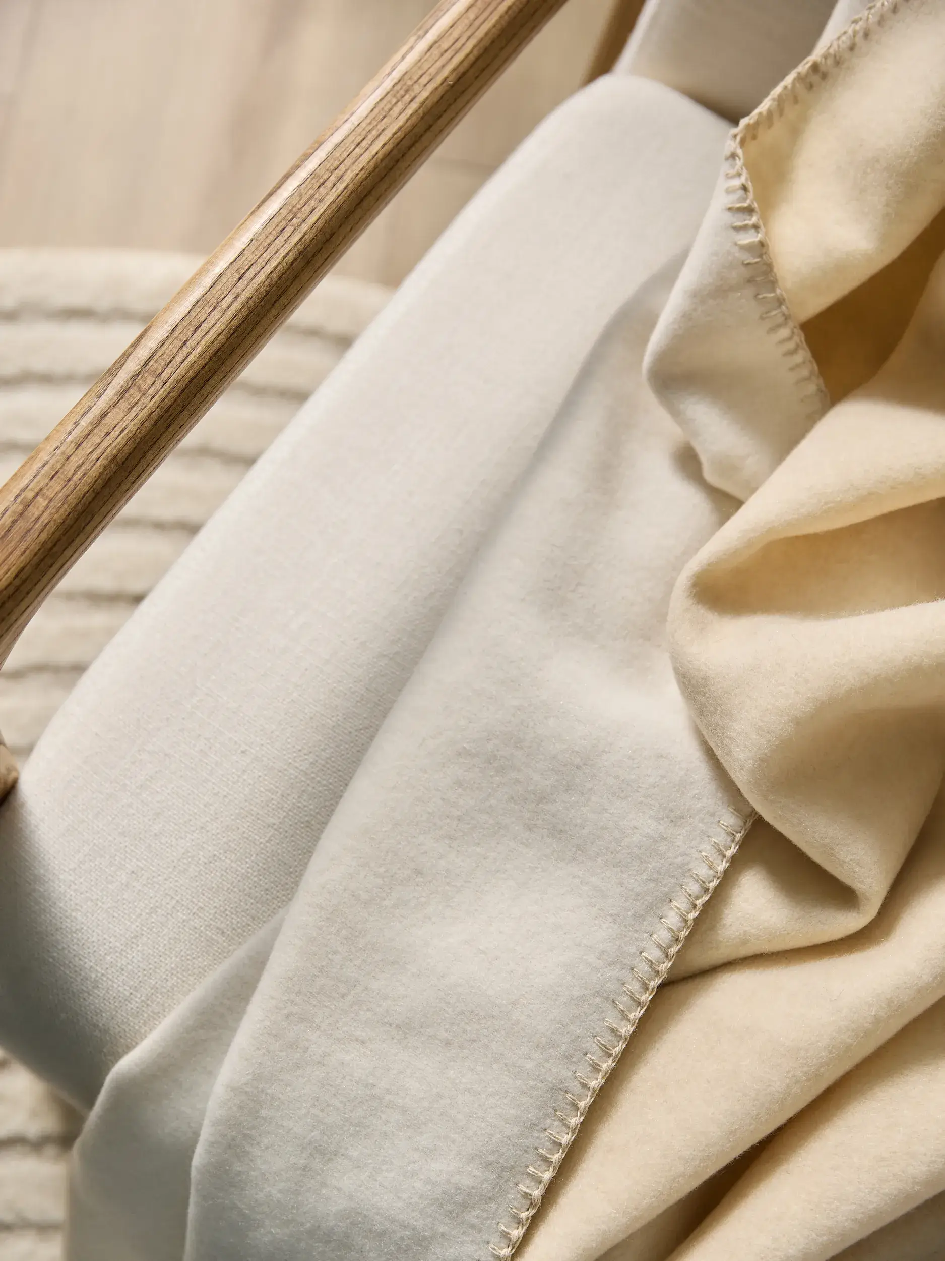 Tæppe Mona Cremehvid fra benuta nest