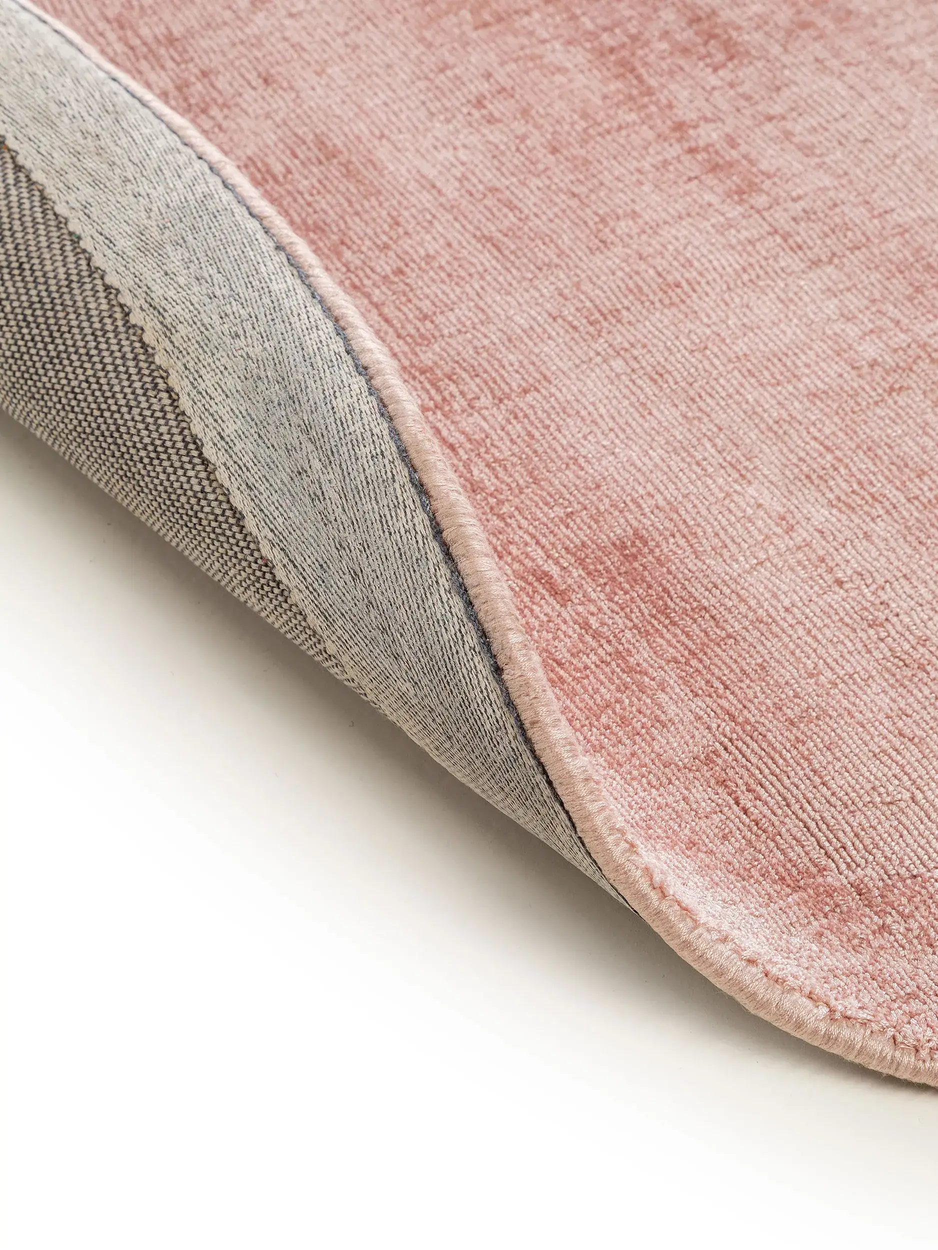 Tapis Nova en 100% Viscose en Rose de benuta pure