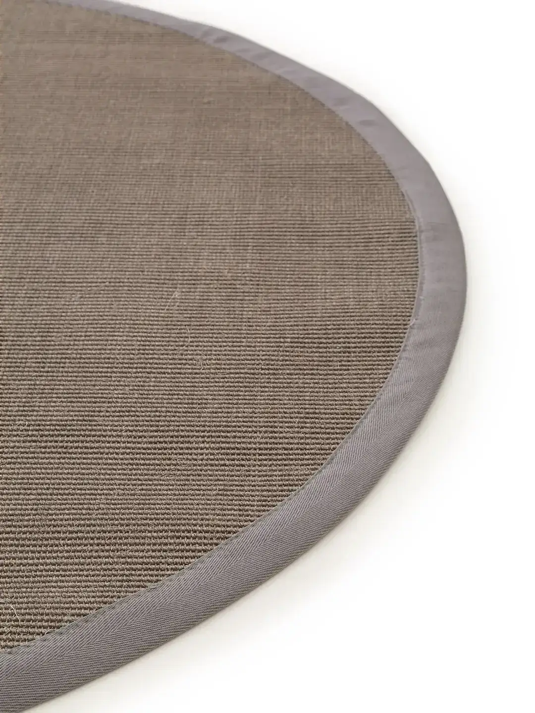Tapijt van 100% Sisal in Grijs met een 100% Sisal hoge pool van benuta nest