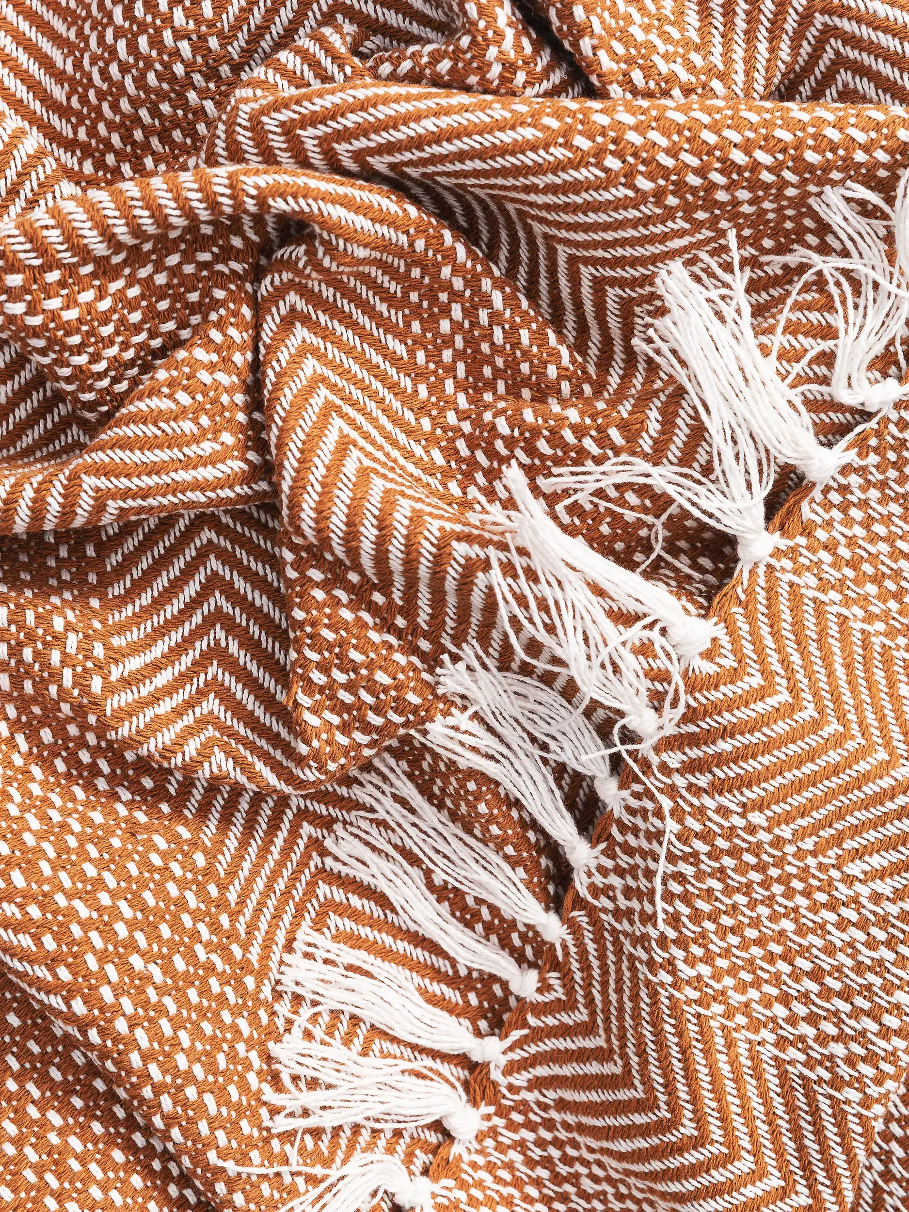 Baumwolldecke Alisea Braun in Ornament design made of 100% Cotton by benuta Nest