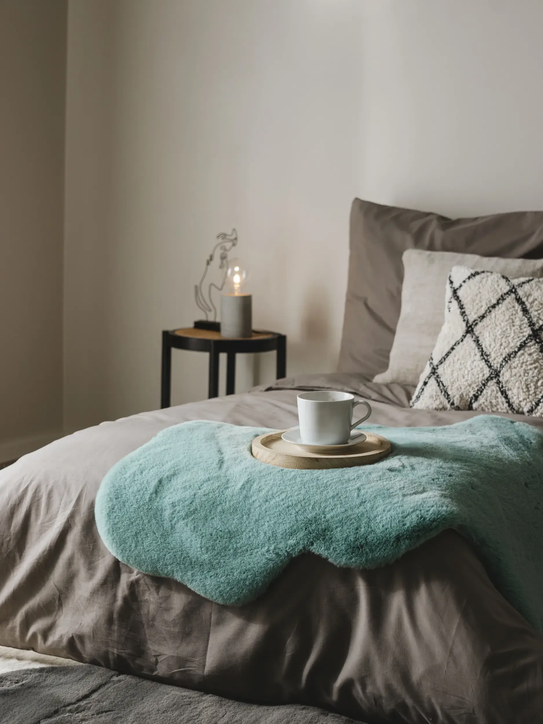 Kunstfell Dave Blau im Design Uni aus 100% Polyester von benuta Nest