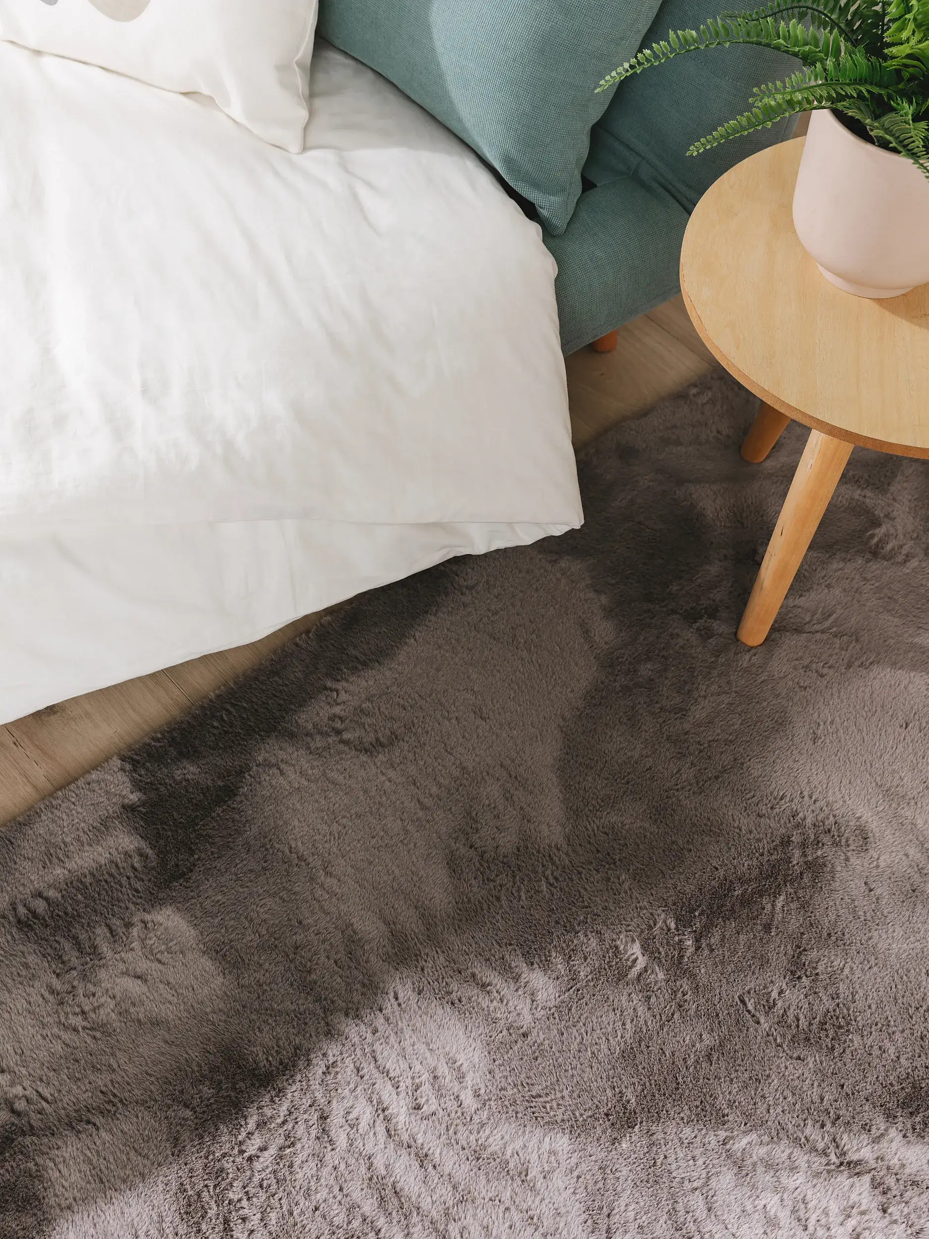 Rug made of 100% Polyester in Grey with a 100% Polyester high pile by benuta Basic