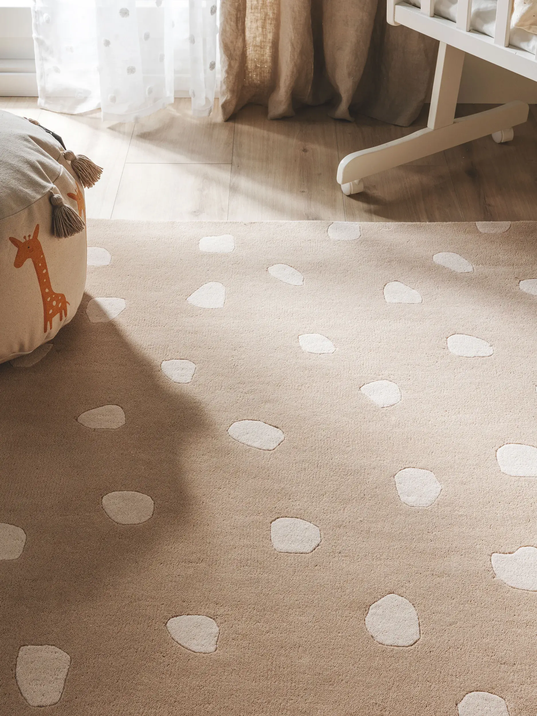 Teppich aus 100% Wolle in Taupe mit 100% Wolle hohem Flor von Lytte